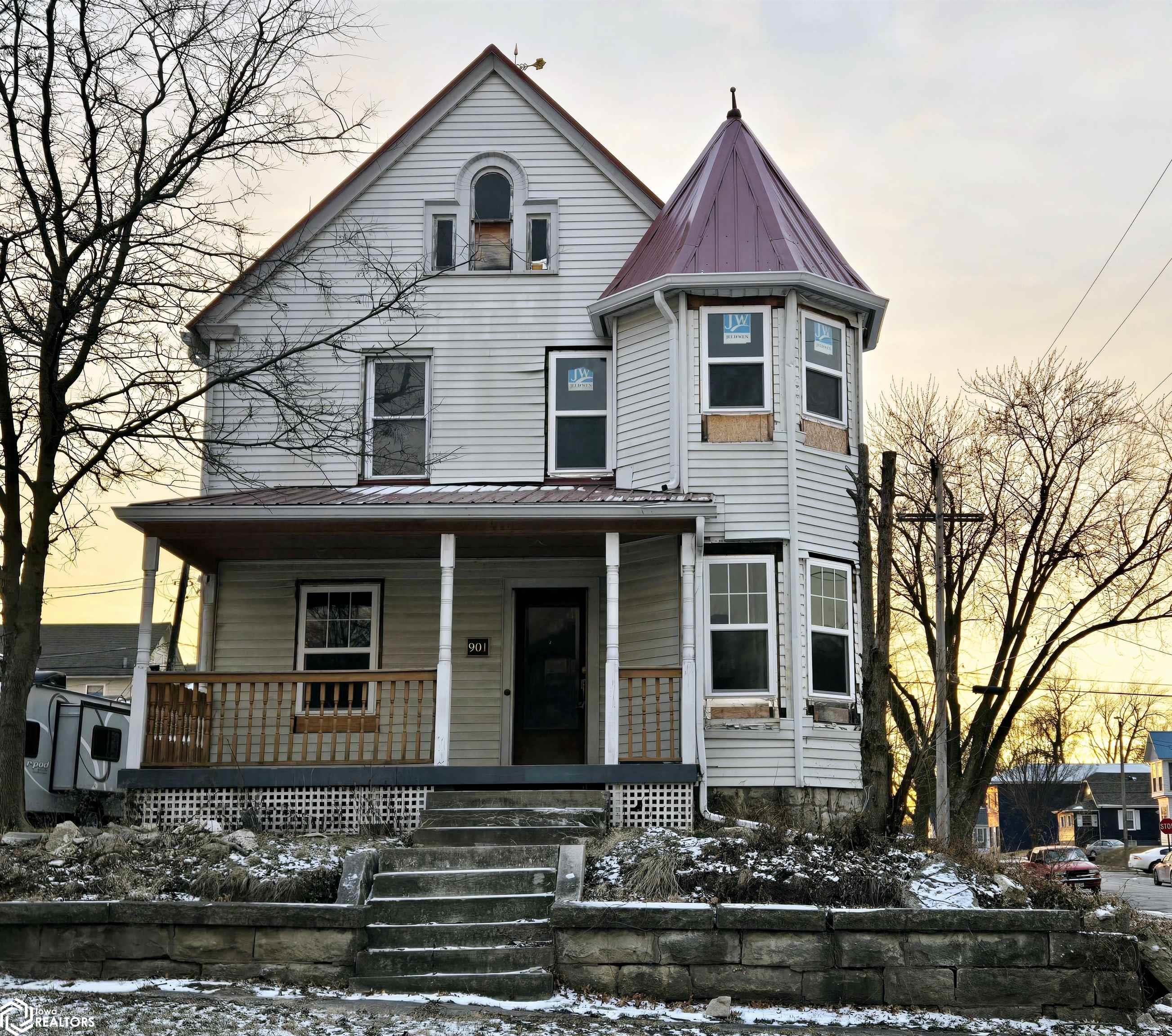 901 S 8th Street, Burlington, Iowa image 1