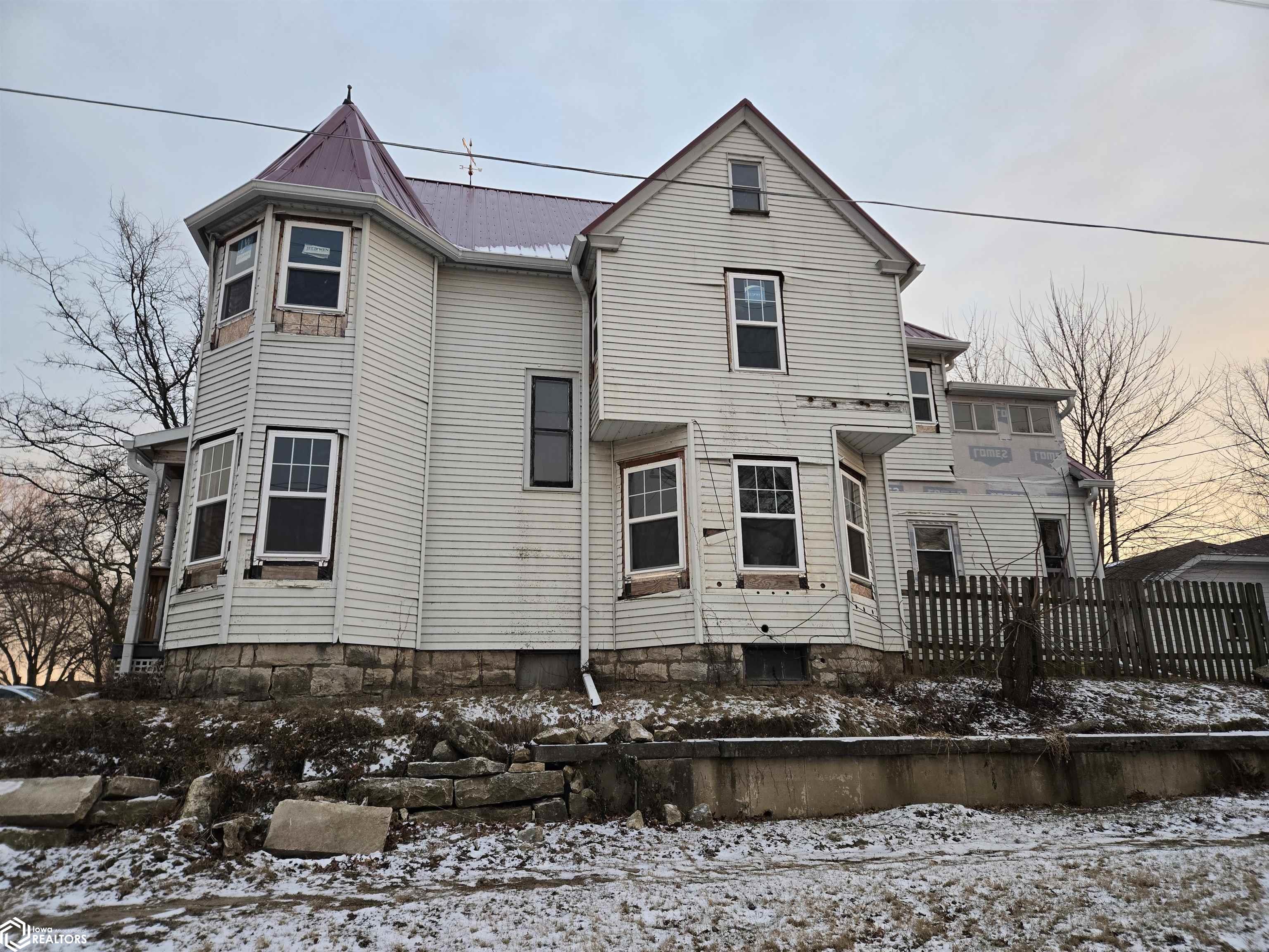901 S 8th Street, Burlington, Iowa image 2