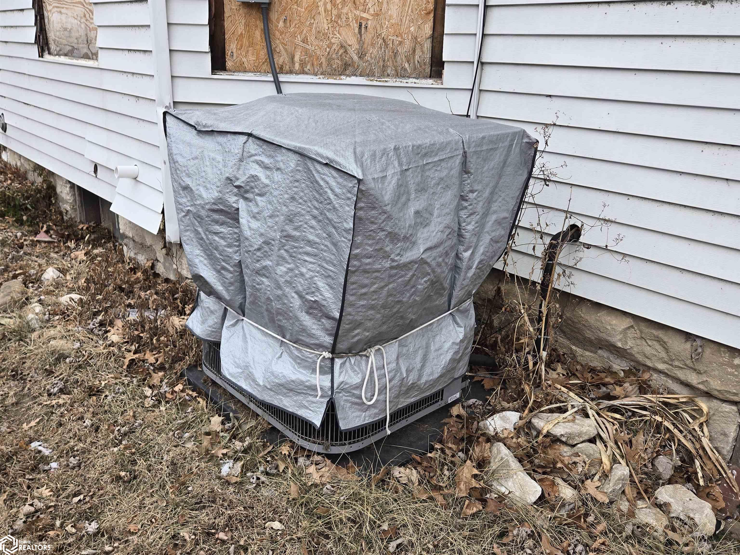 901 S 8th Street, Burlington, Iowa image 3