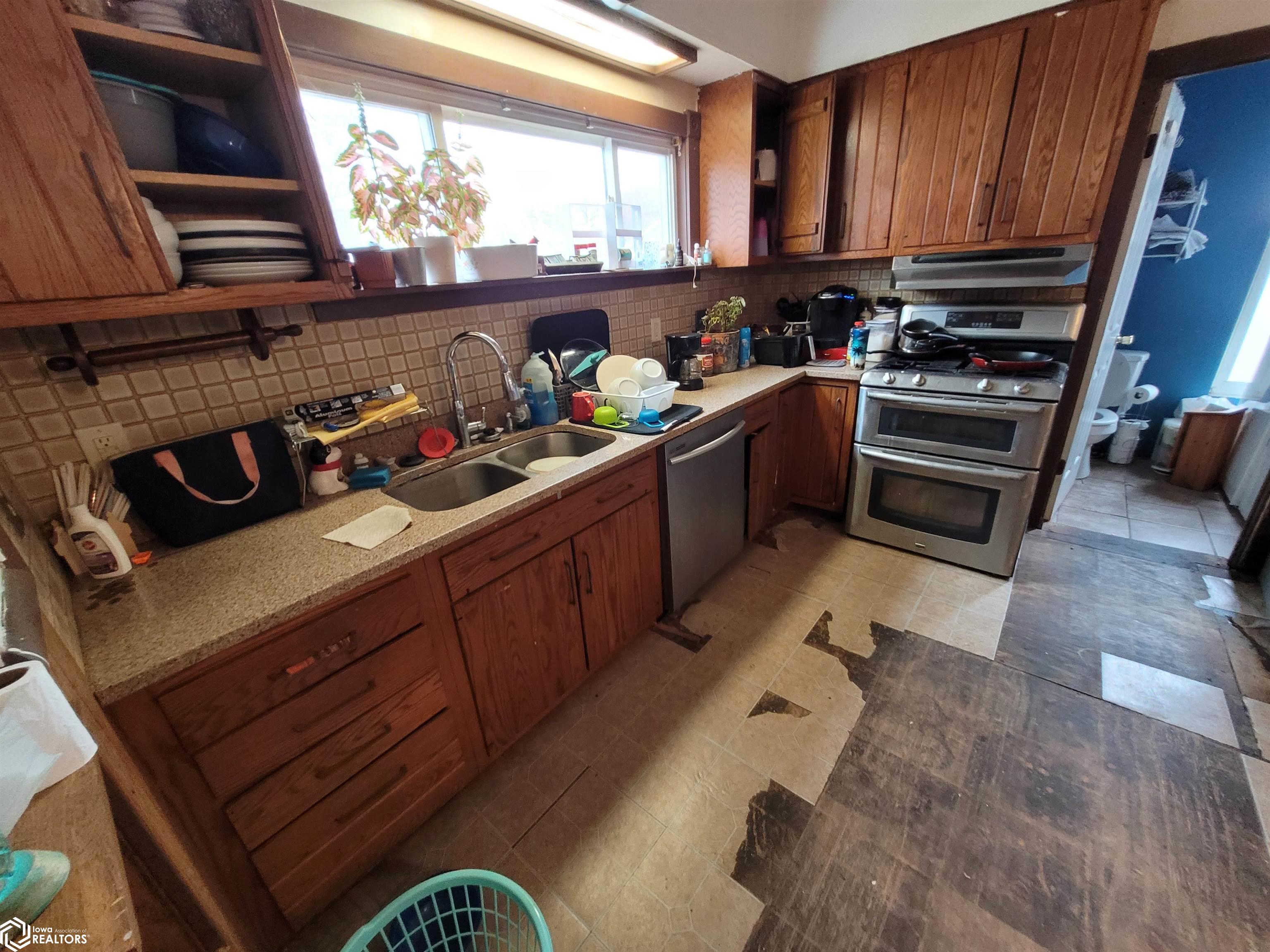 2903 Avenue H, Fort Madison, Iowa image 2
