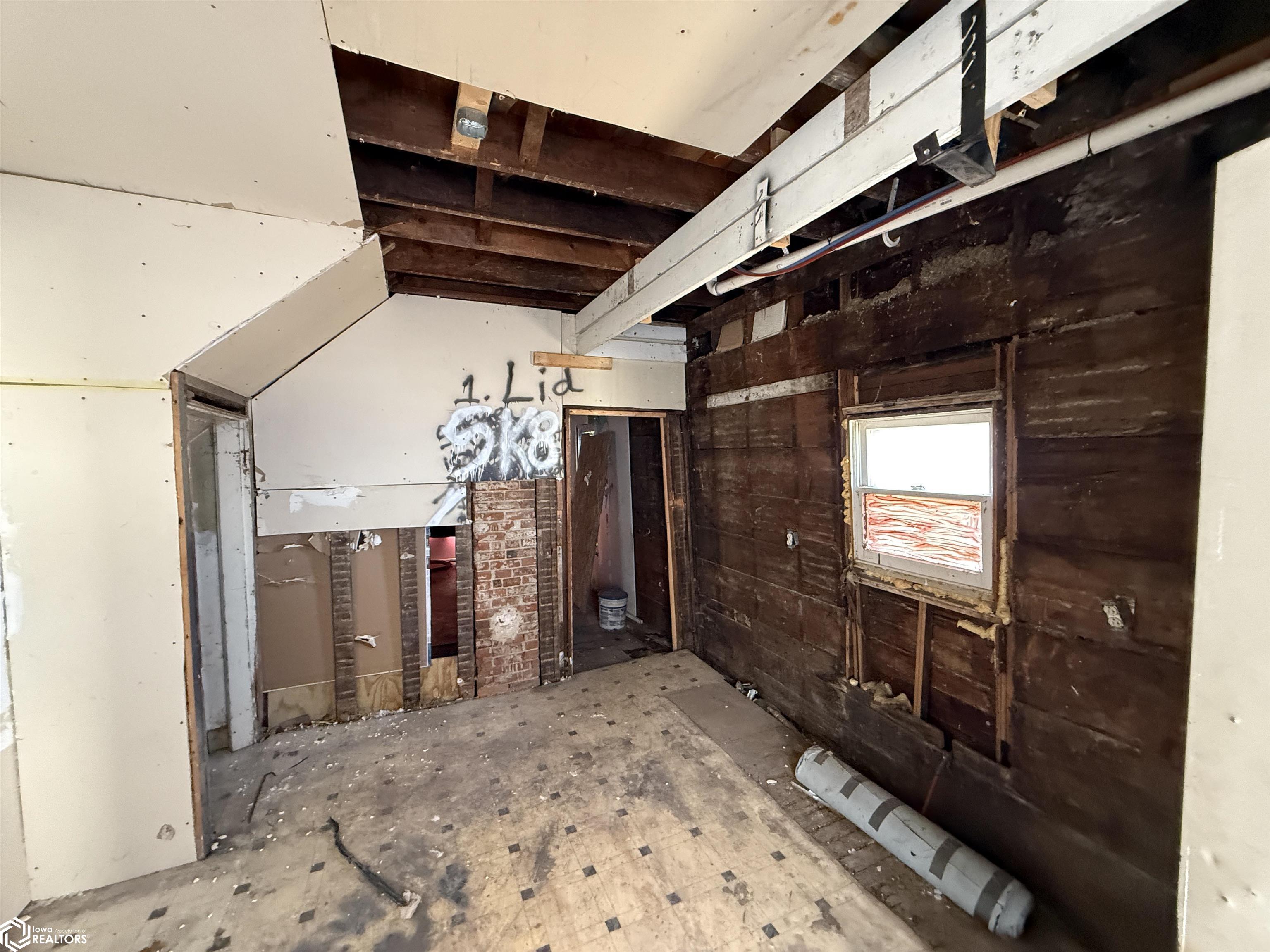 1720 Amelia St, Burlington, Iowa image 18