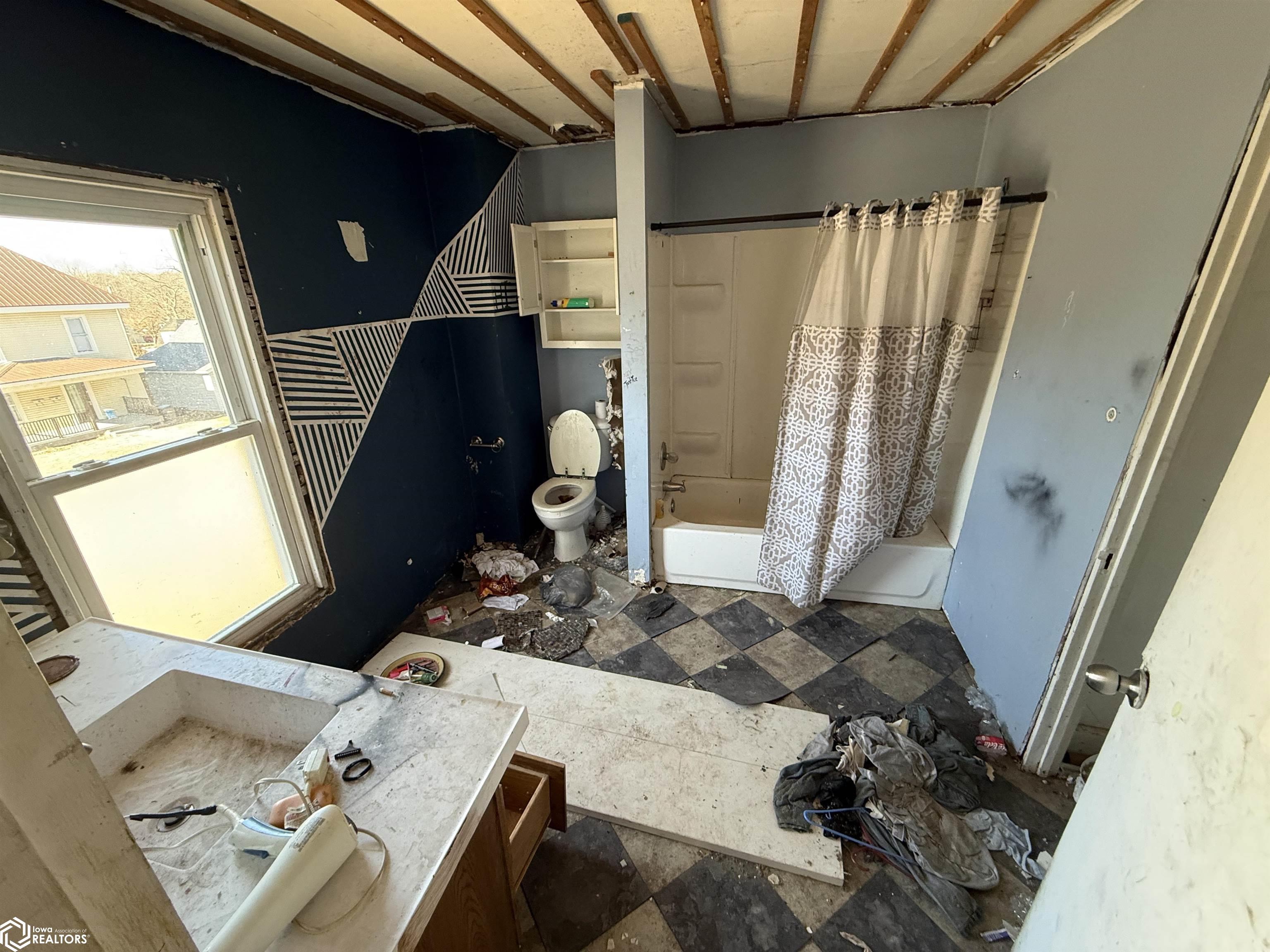 1720 Amelia St, Burlington, Iowa image 7