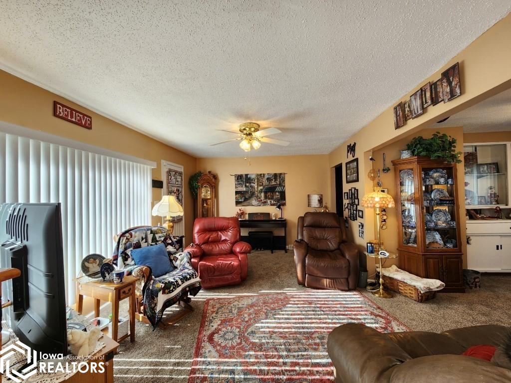 2626 15th Street, Mason City, Iowa image 2