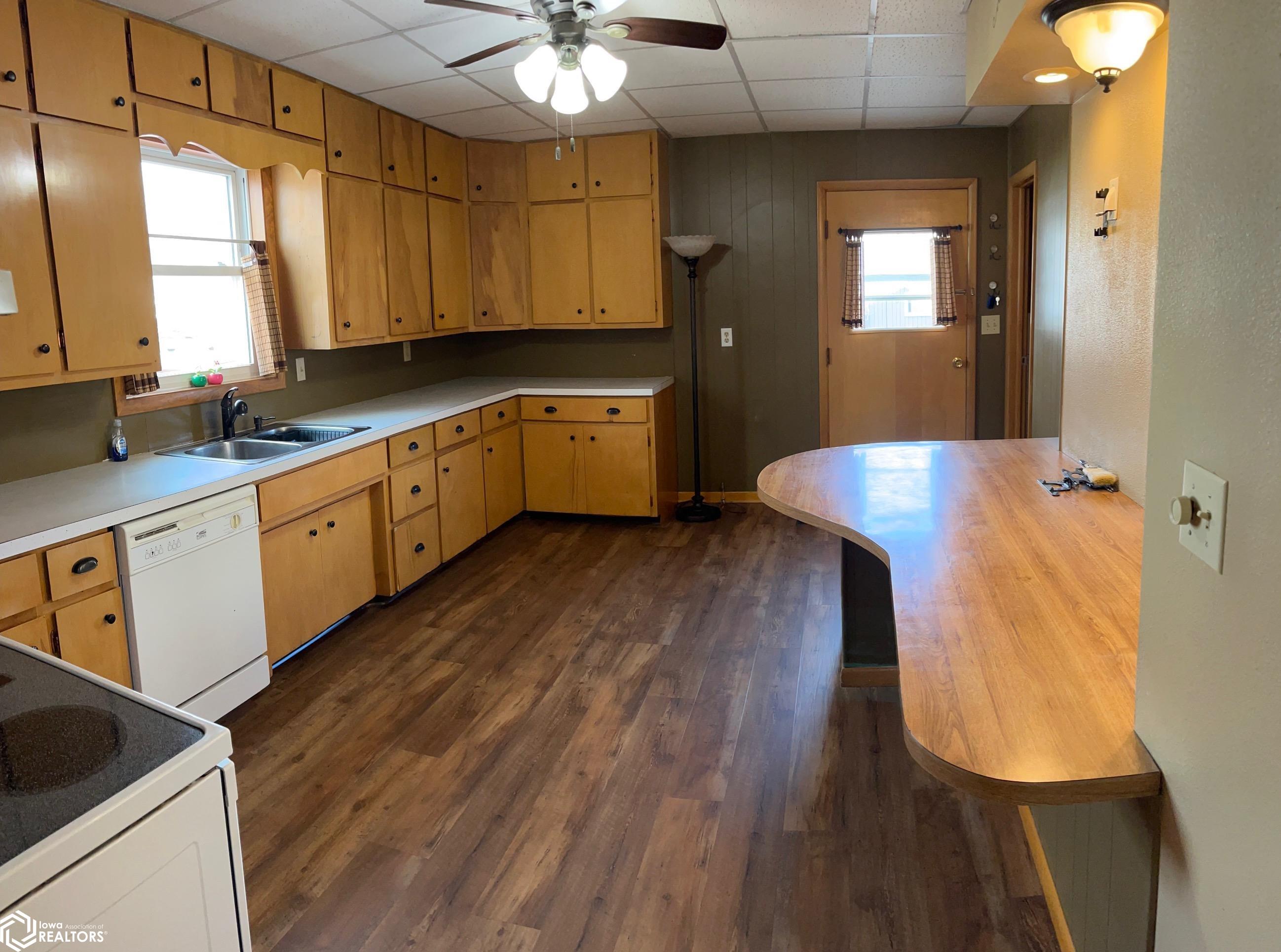 418 S 4th Avenue, Washington, Iowa image 13