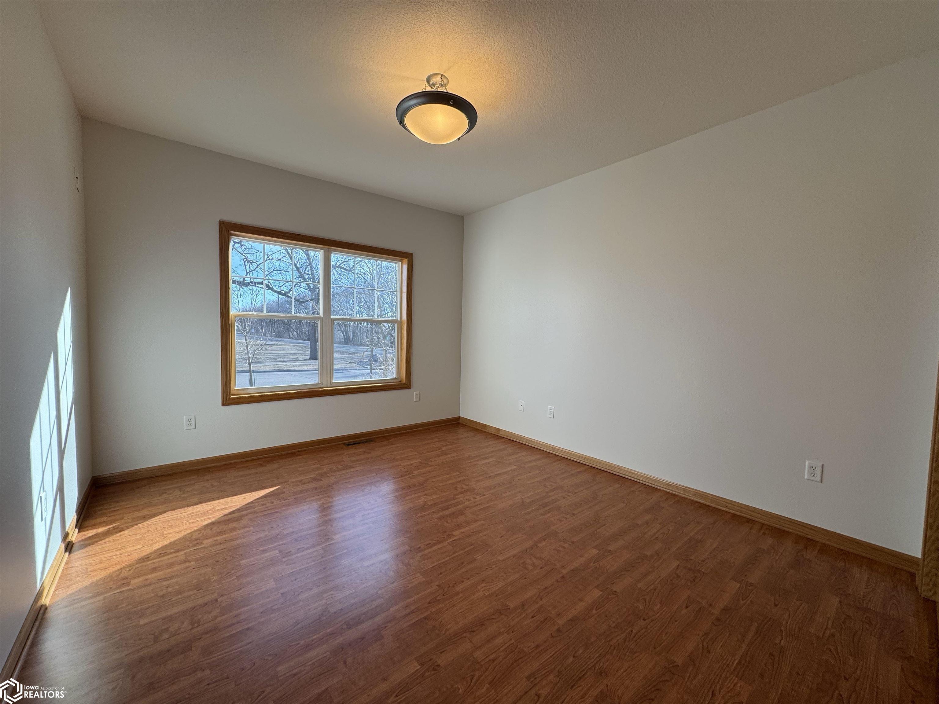 1109 S 10th Place, Clear Lake, Iowa image 14