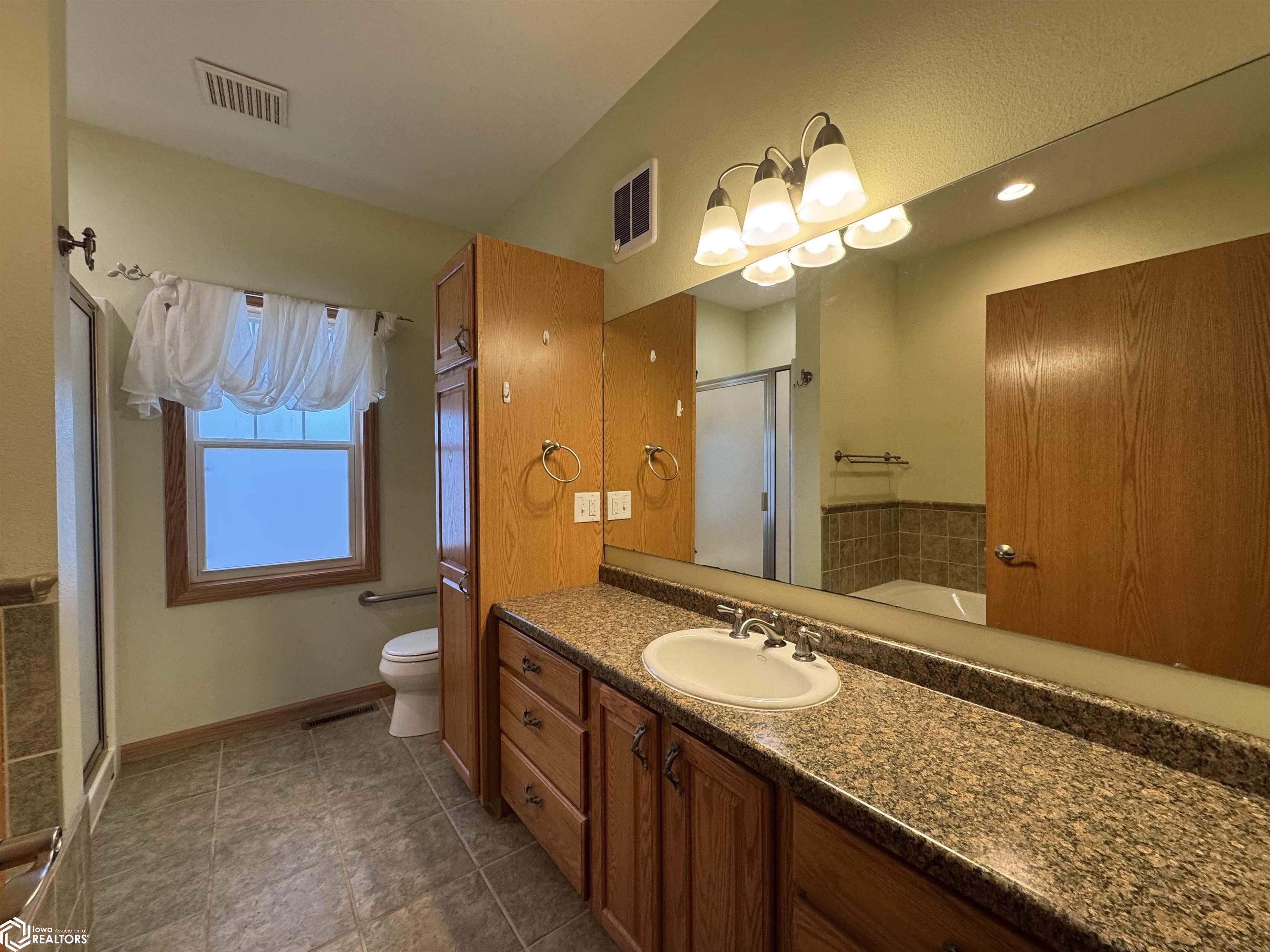 1109 S 10th Place, Clear Lake, Iowa image 16