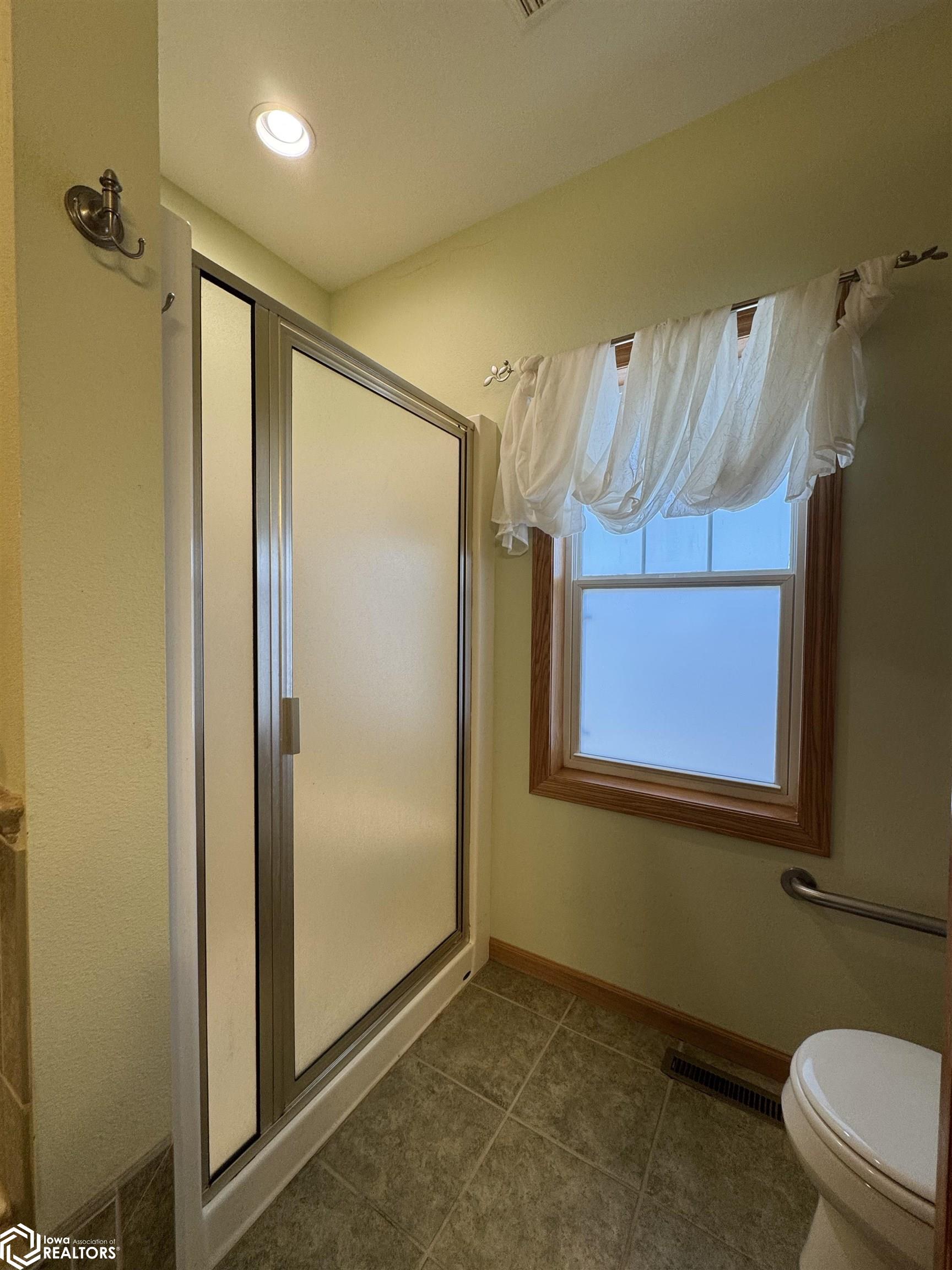 1109 S 10th Place, Clear Lake, Iowa image 17