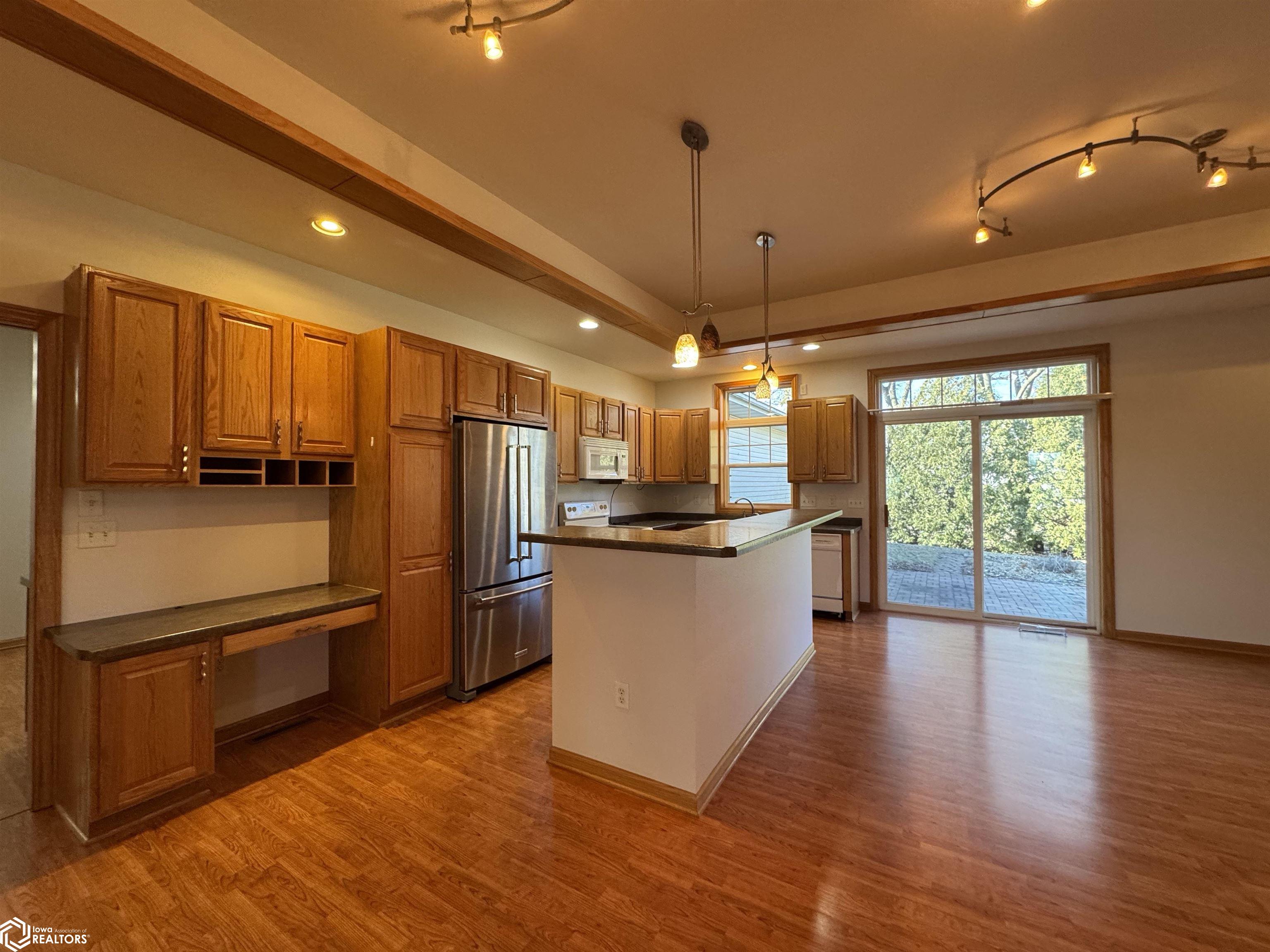 1109 S 10th Place, Clear Lake, Iowa image 6