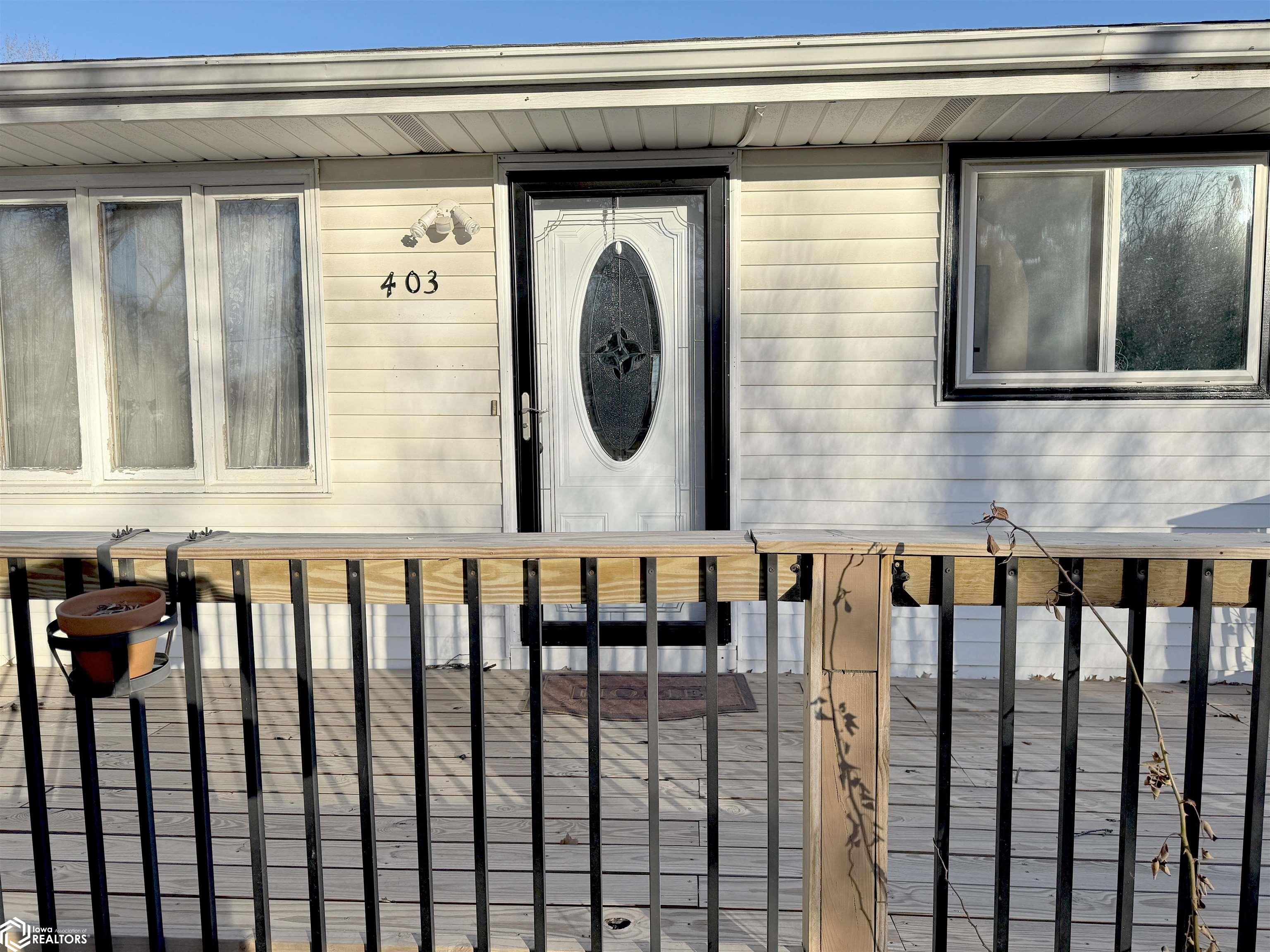 403 N Palm Street, Creston, Iowa image 2