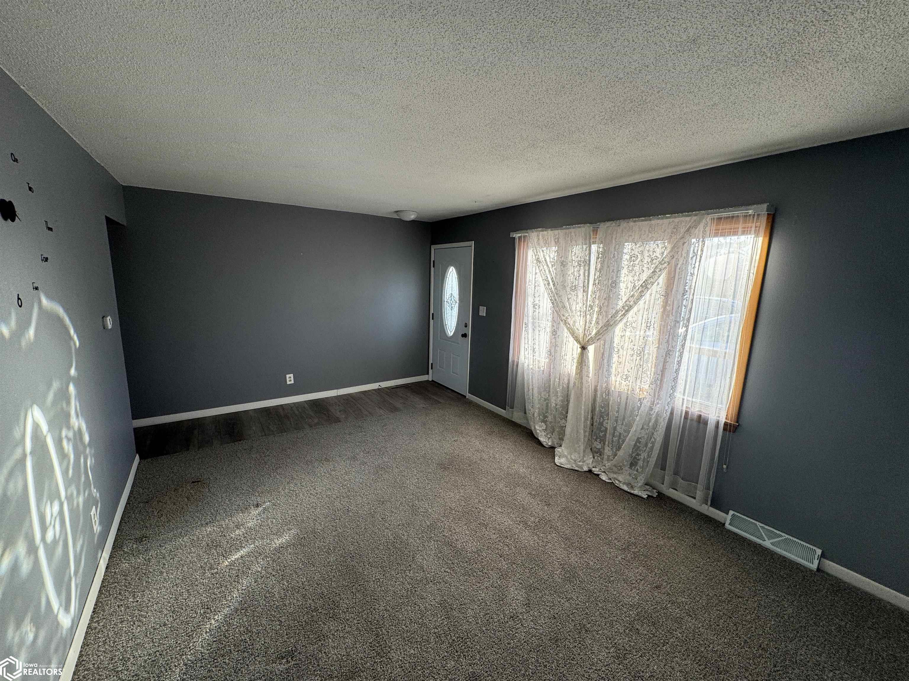 403 N Palm Street, Creston, Iowa image 5
