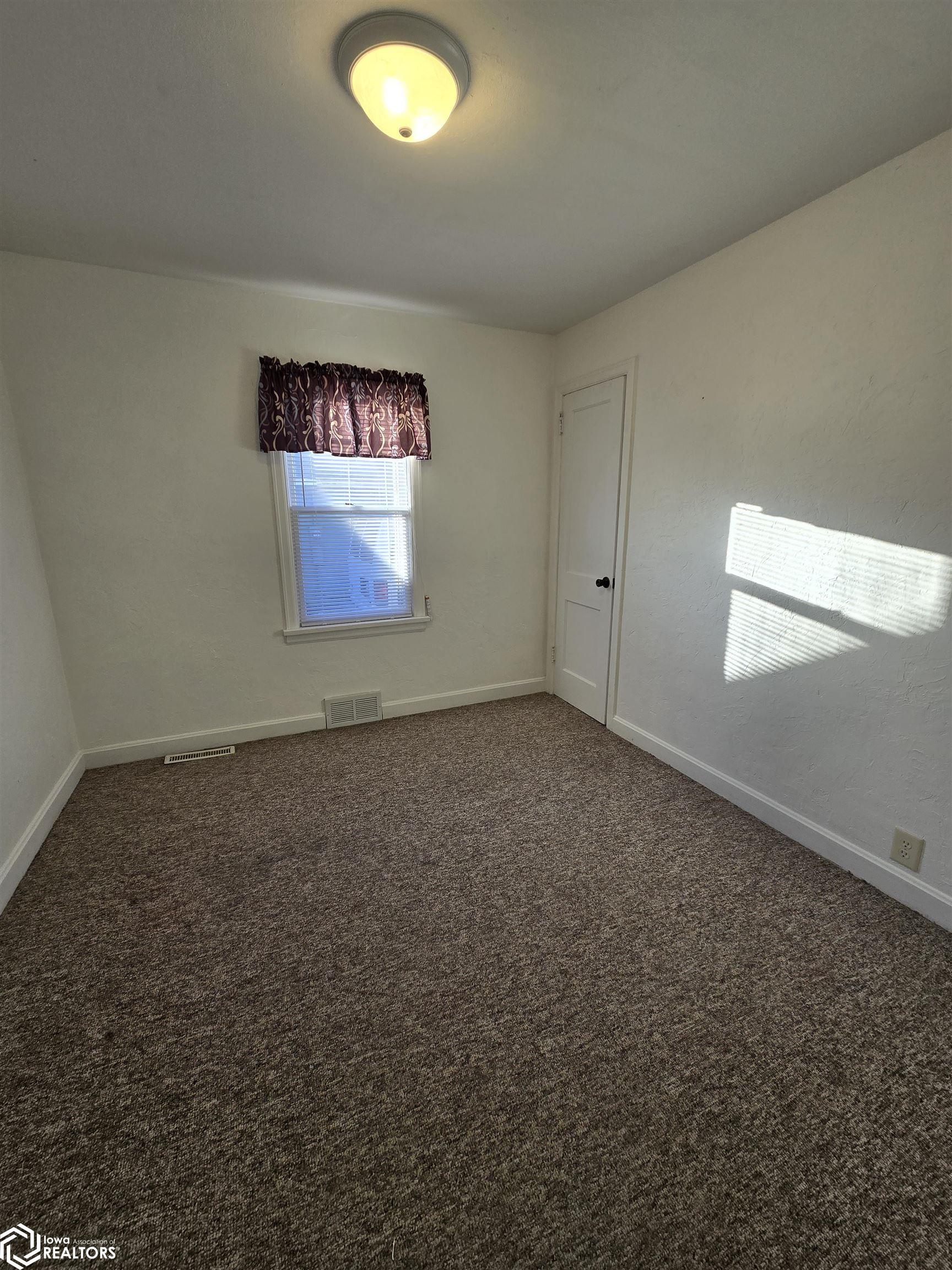 1328 1st Street, Webster City, Iowa image 6