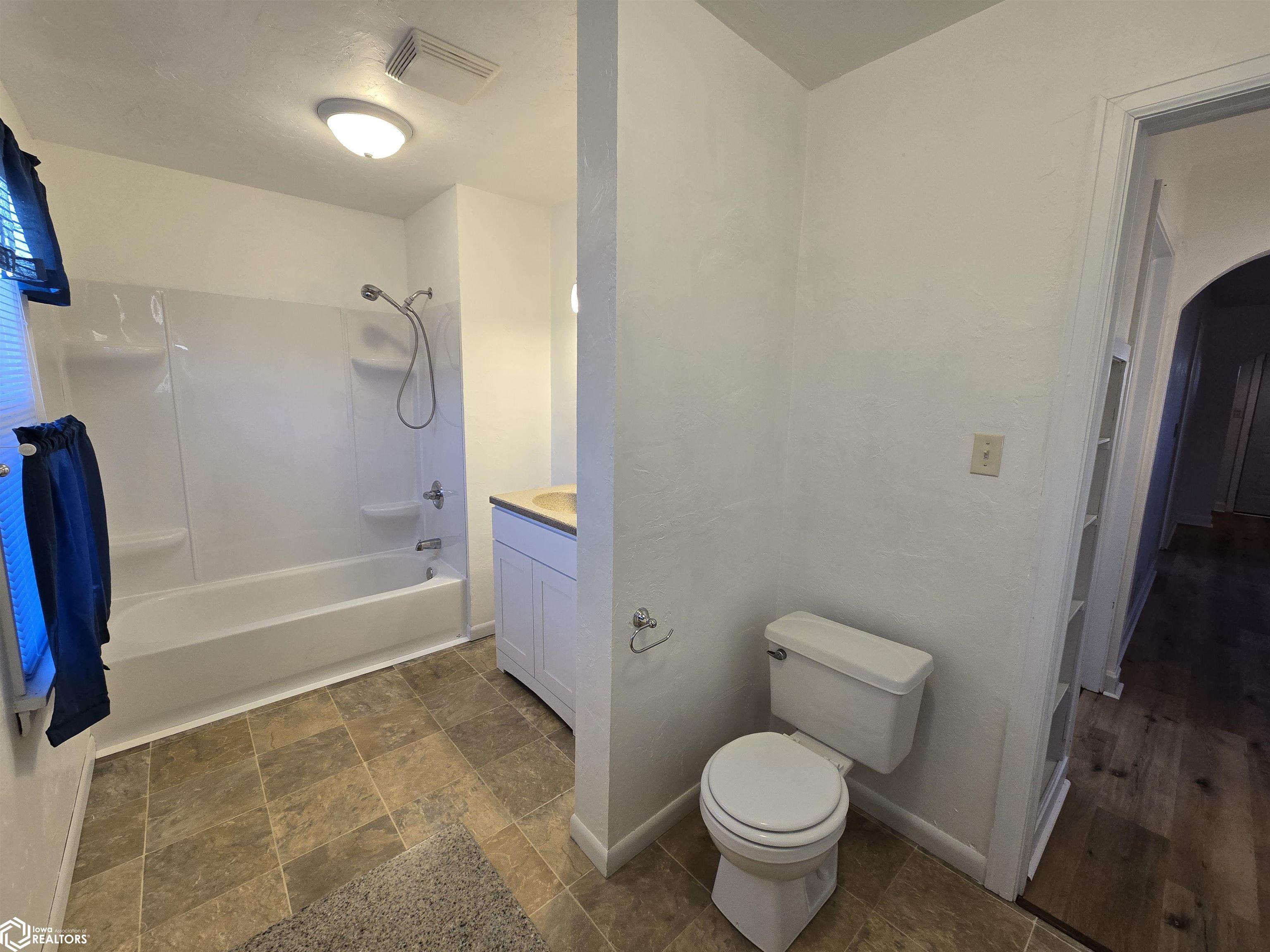 1328 1st Street, Webster City, Iowa image 7