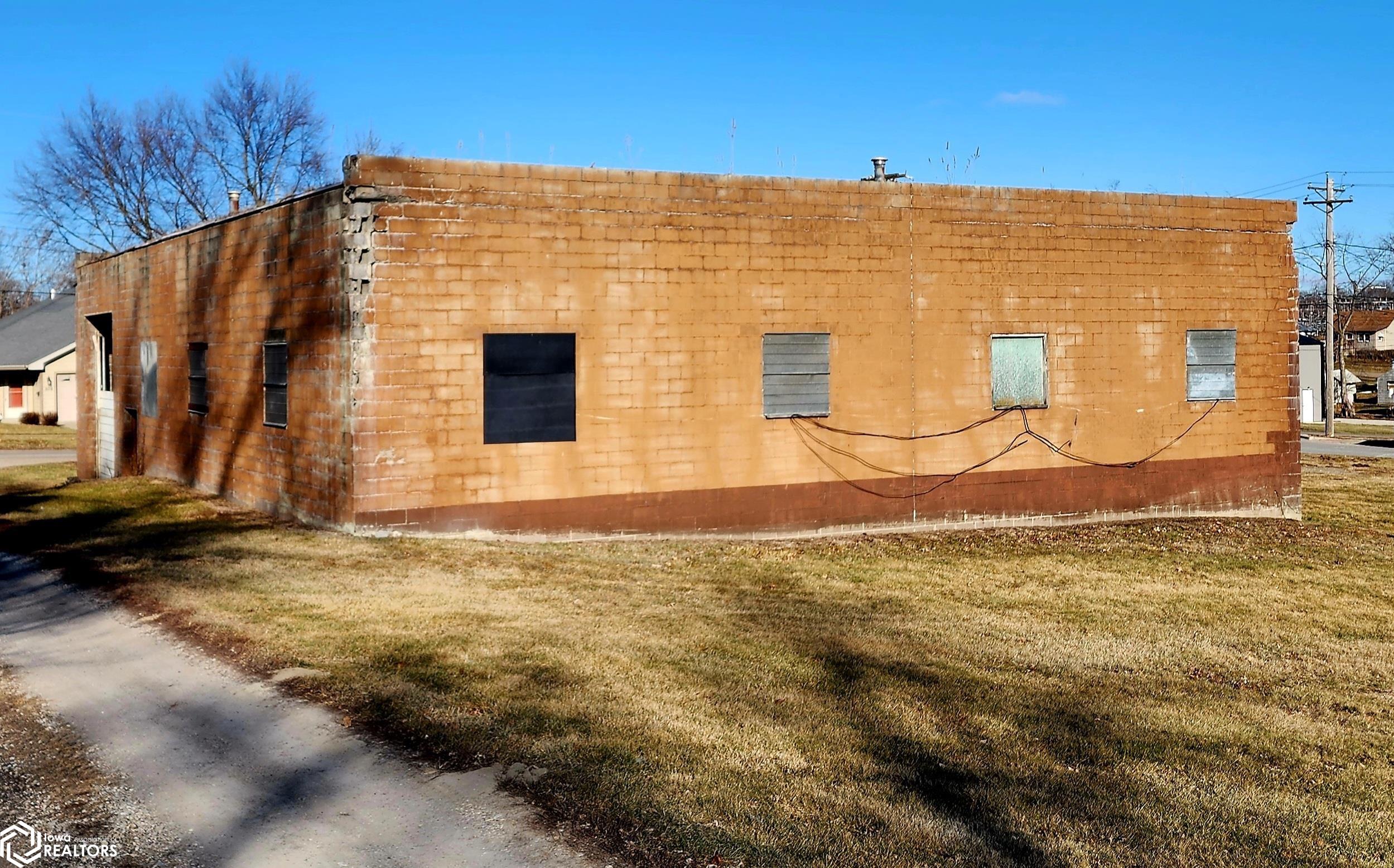 903 S D Street, Oskaloosa, Iowa image 1