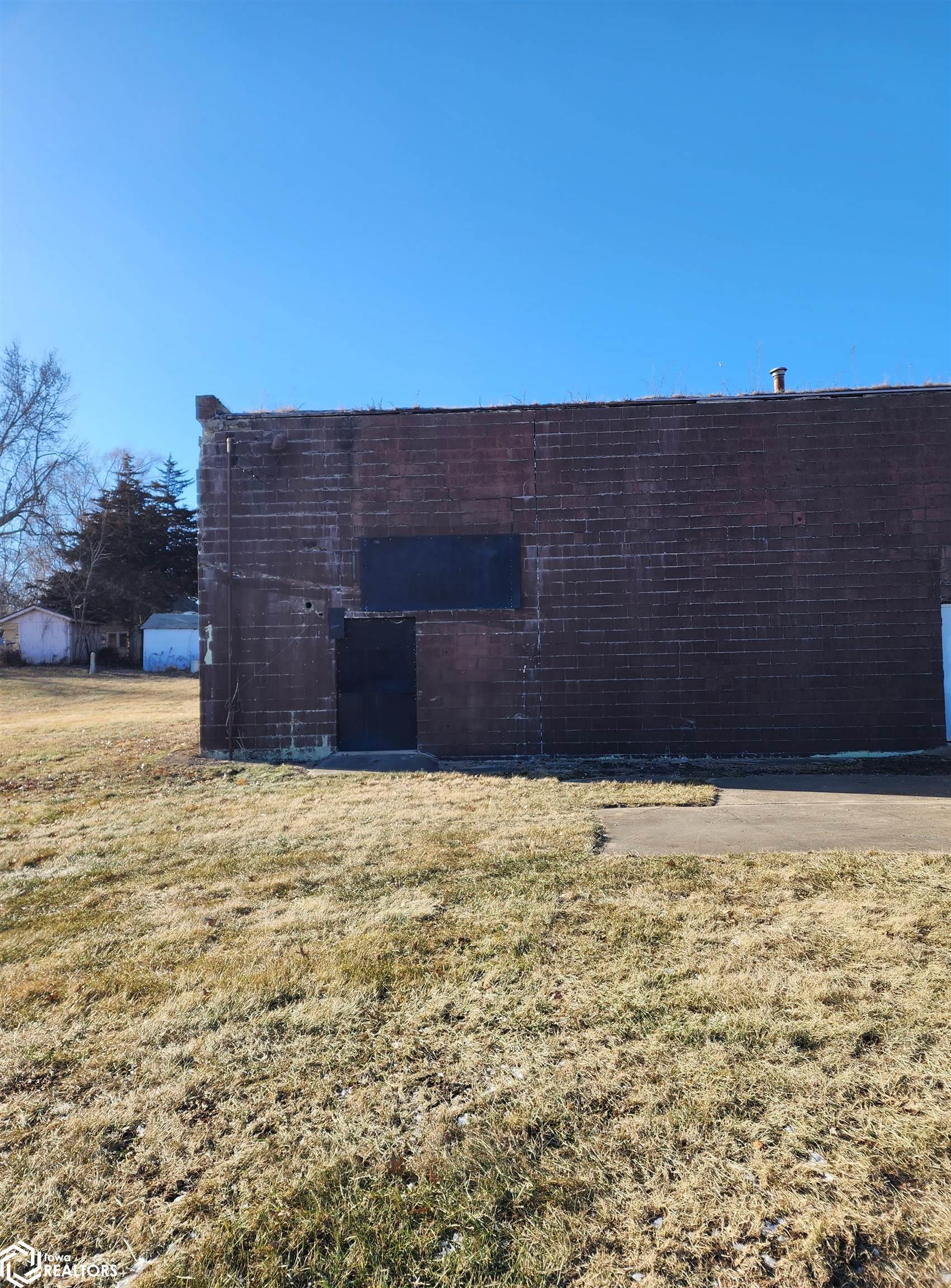 903 S D Street, Oskaloosa, Iowa image 2