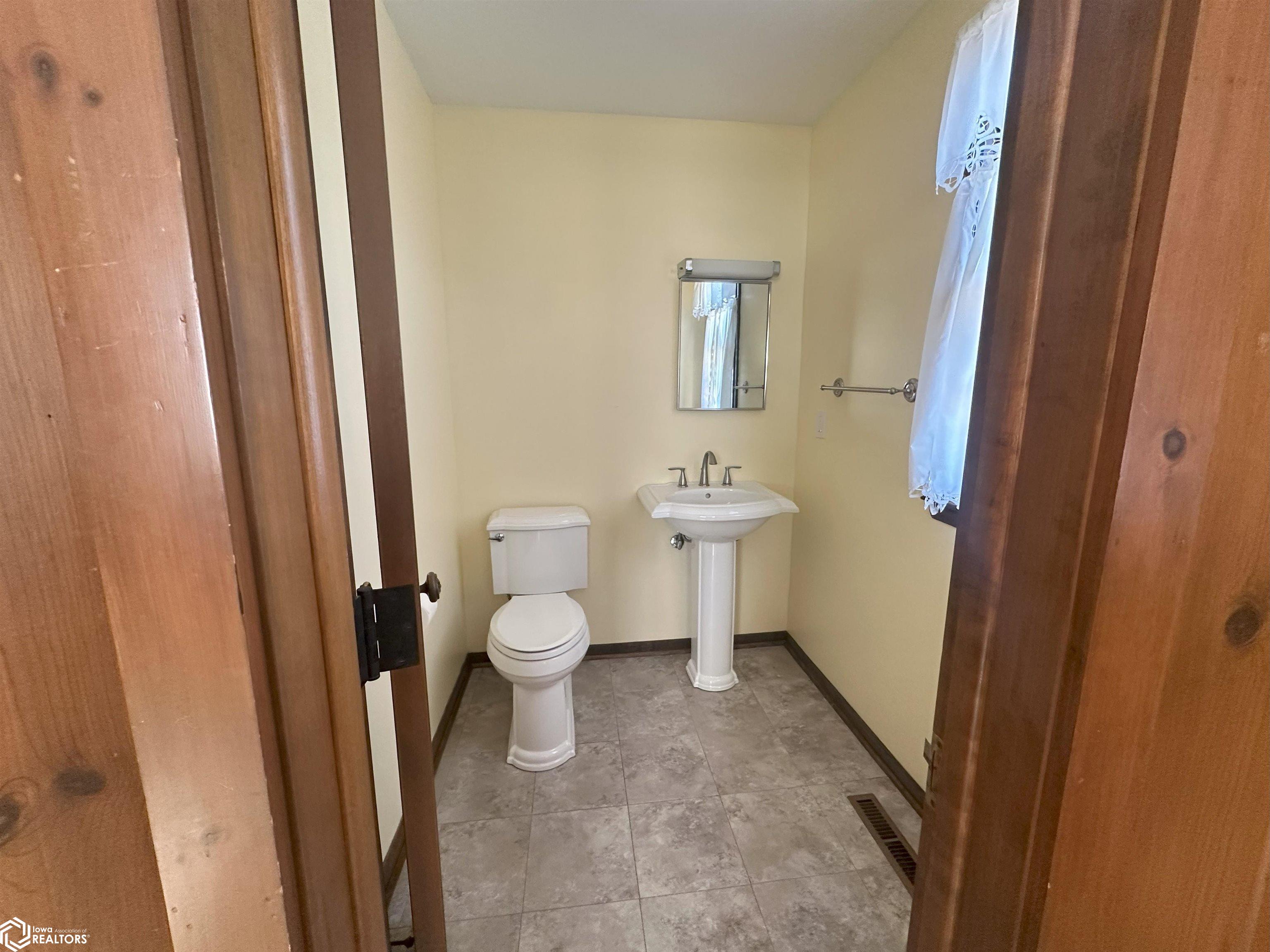 1321 Grand Avenue, Keokuk, Iowa image 22