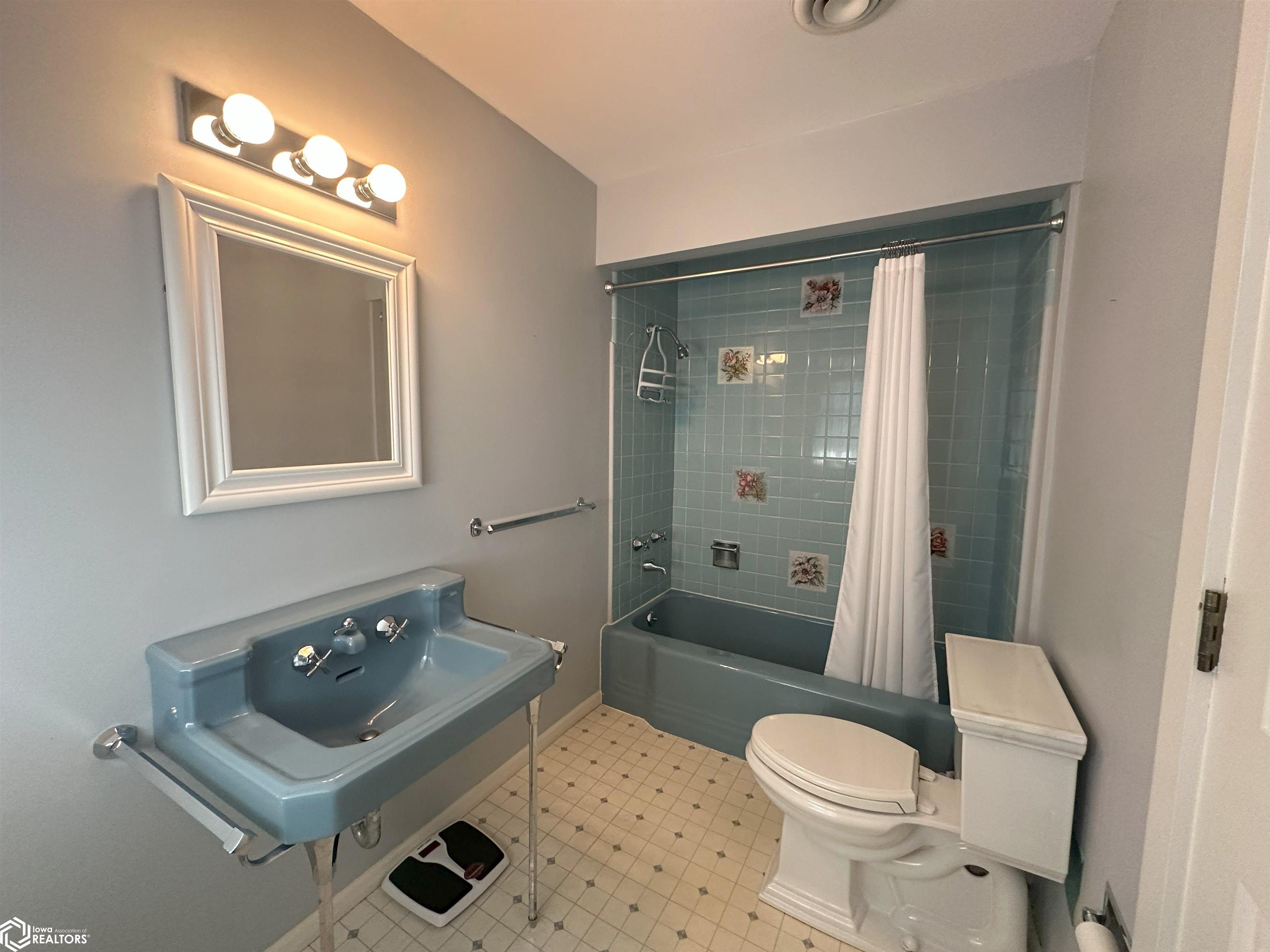 1321 Grand Avenue, Keokuk, Iowa image 43
