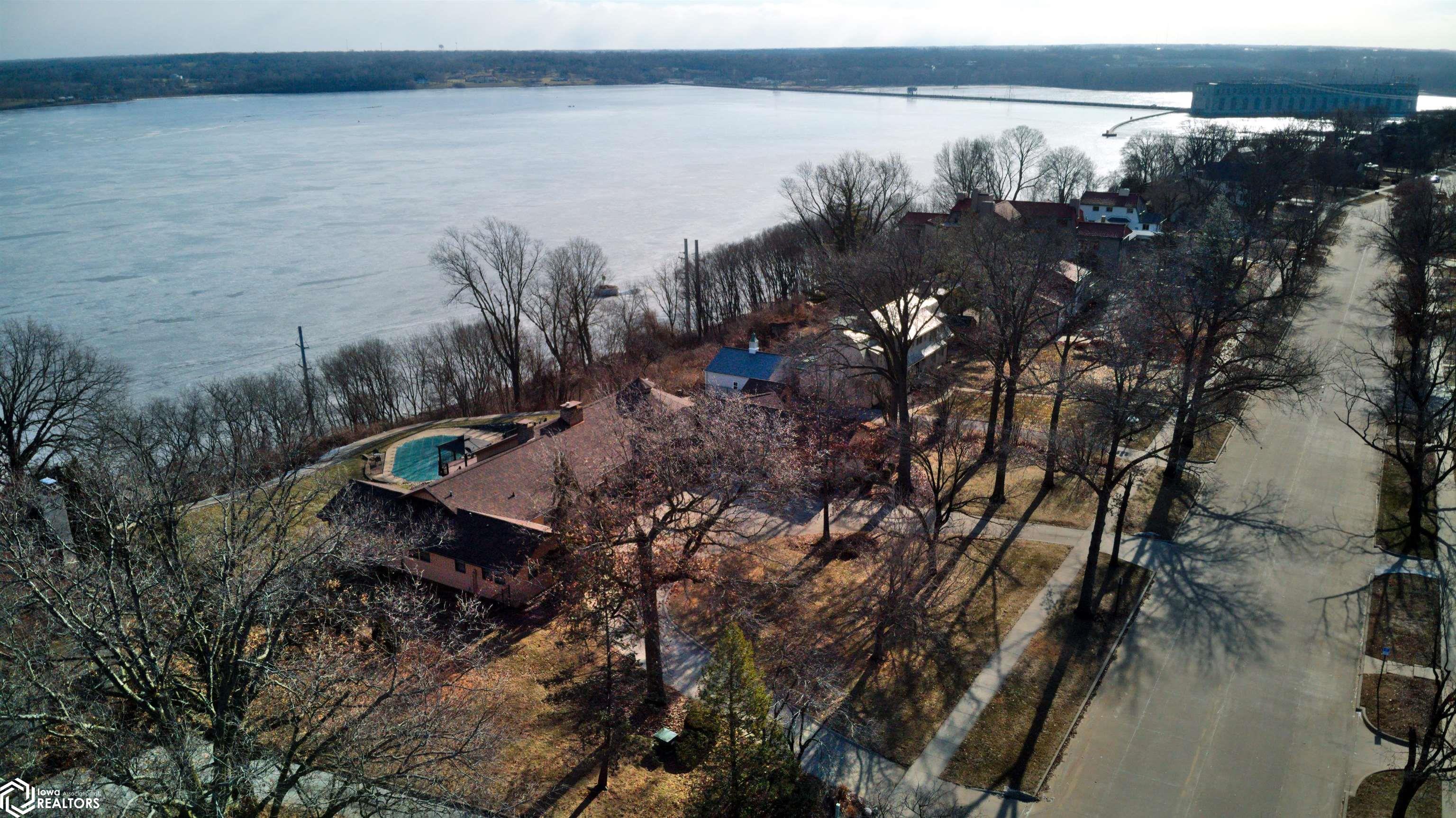 1321 Grand Avenue, Keokuk, Iowa image 9