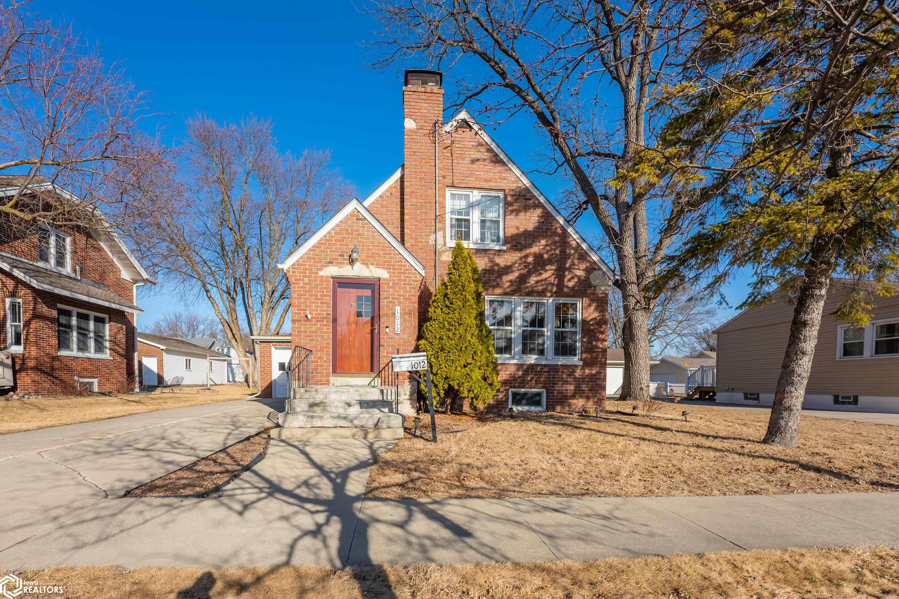 1012 1st Ave S, Clear Lake, Iowa image 1