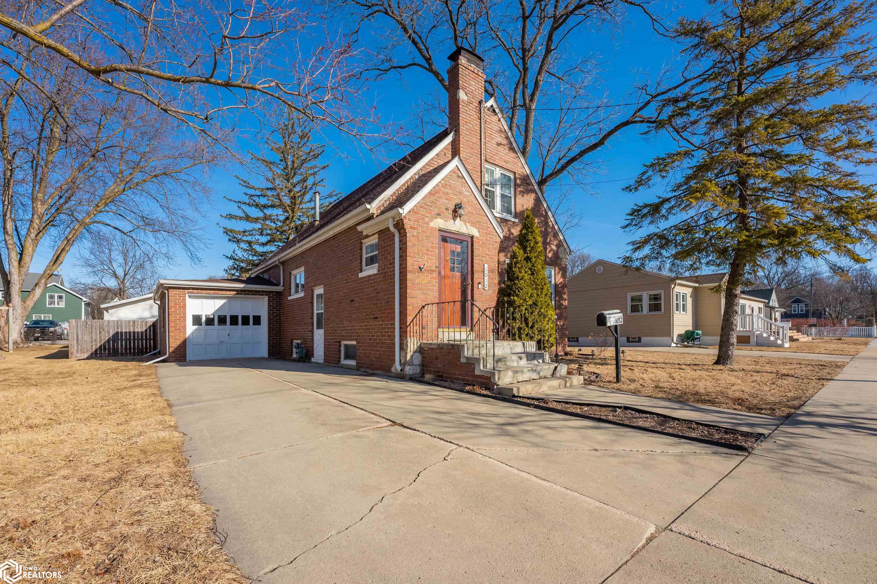 1012 1st Ave S, Clear Lake, Iowa image 2