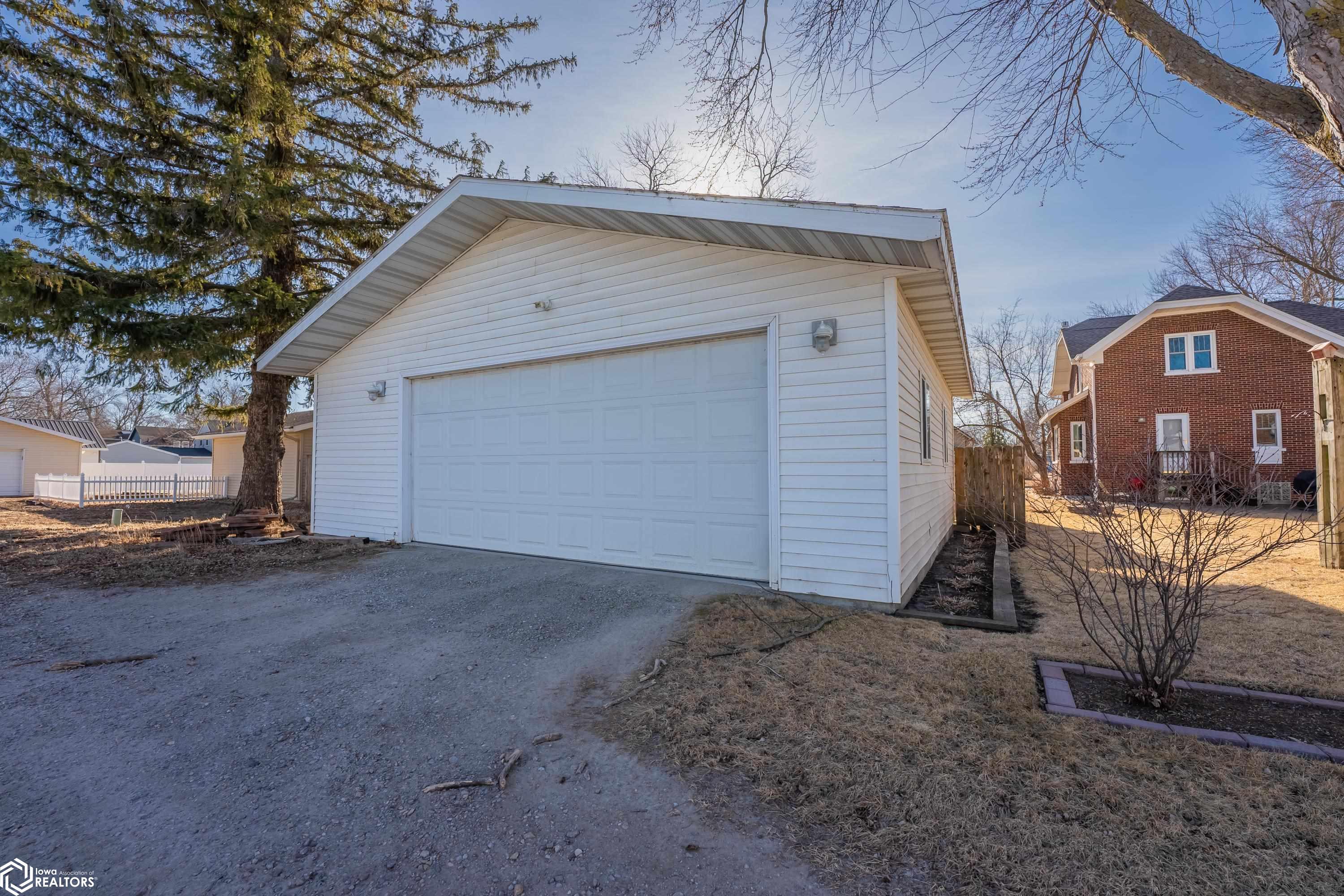 1012 1st Ave S, Clear Lake, Iowa image 25