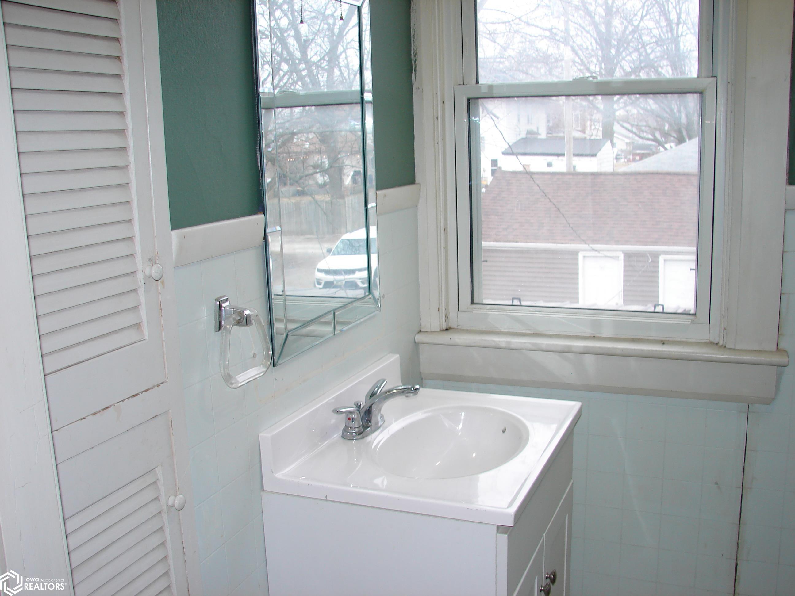 302 S White St., Mount Pleasant, Iowa image 25