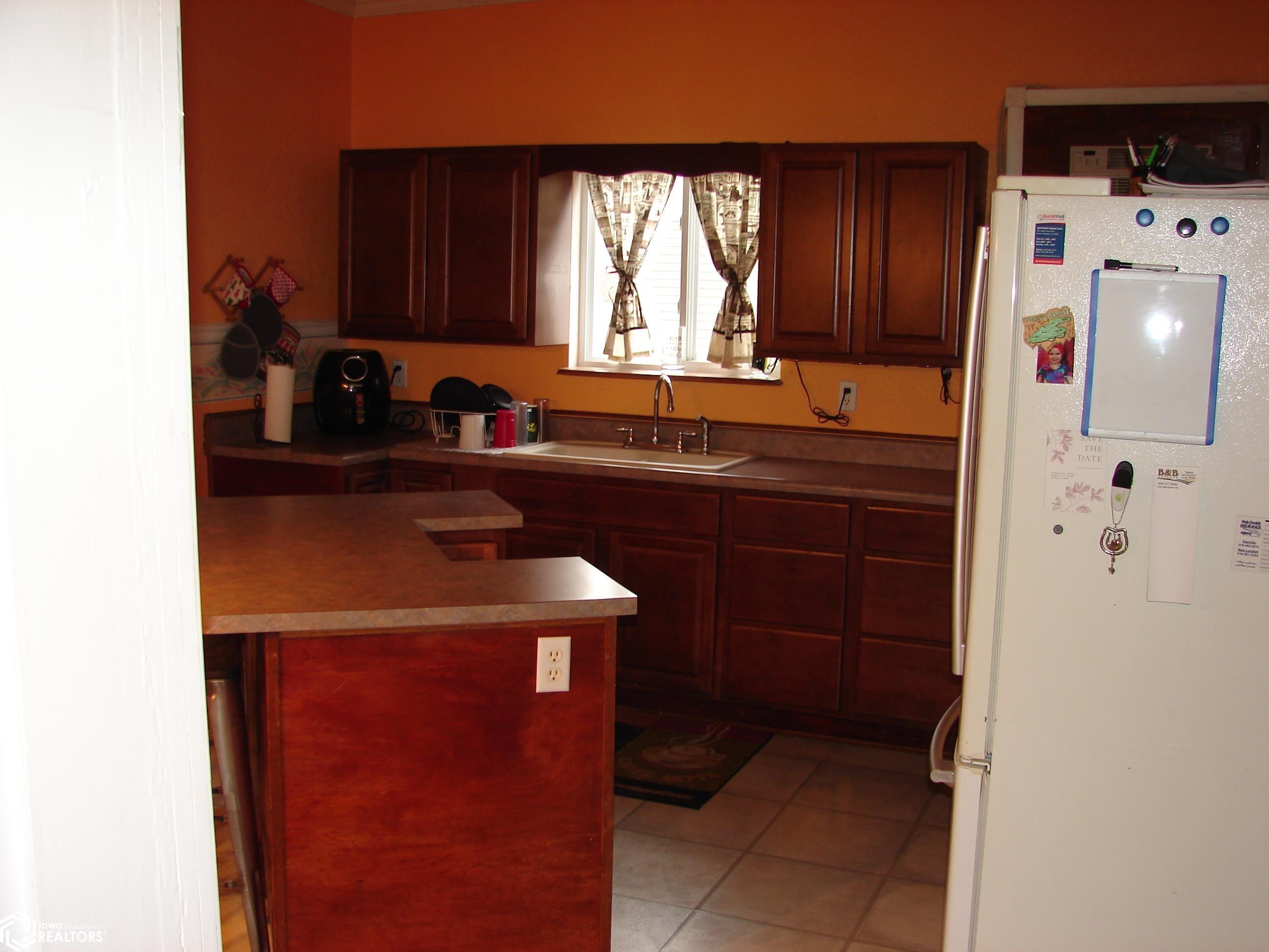 302 S White St., Mount Pleasant, Iowa image 6