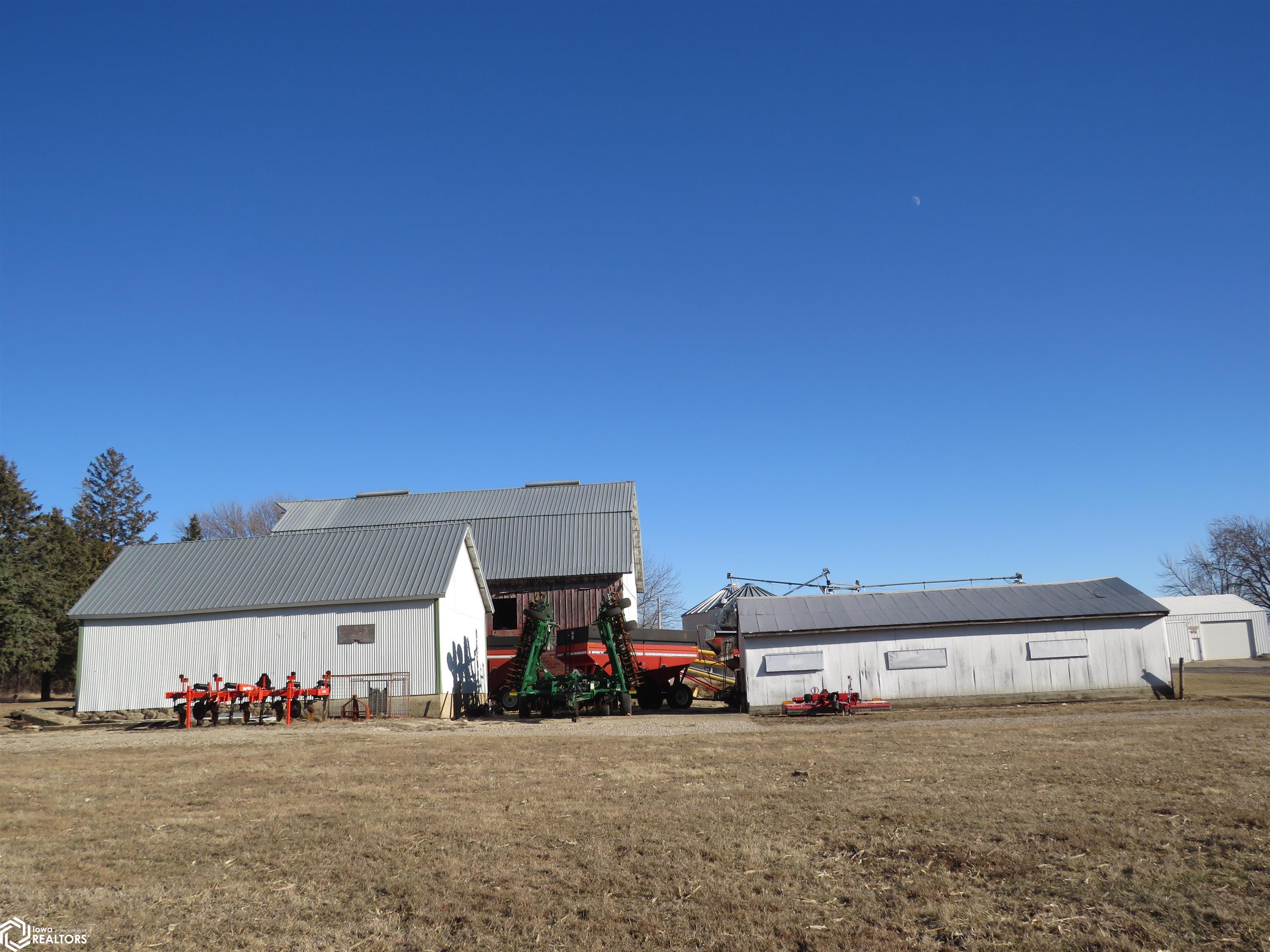 1679 95th Street, Hampton, Iowa image 14