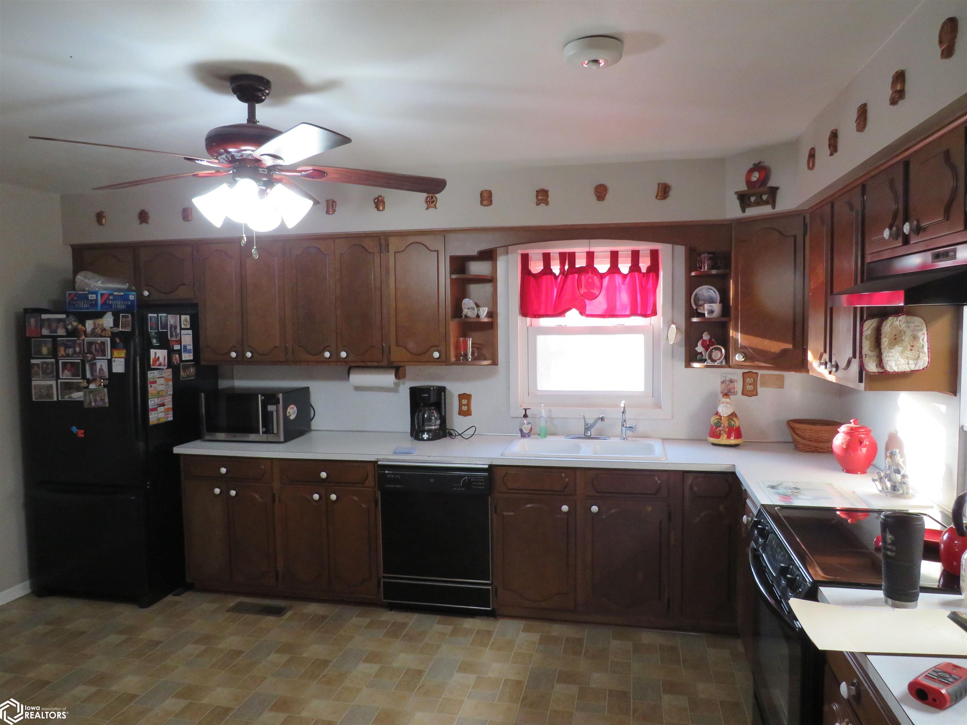 1679 95th Street, Hampton, Iowa image 5
