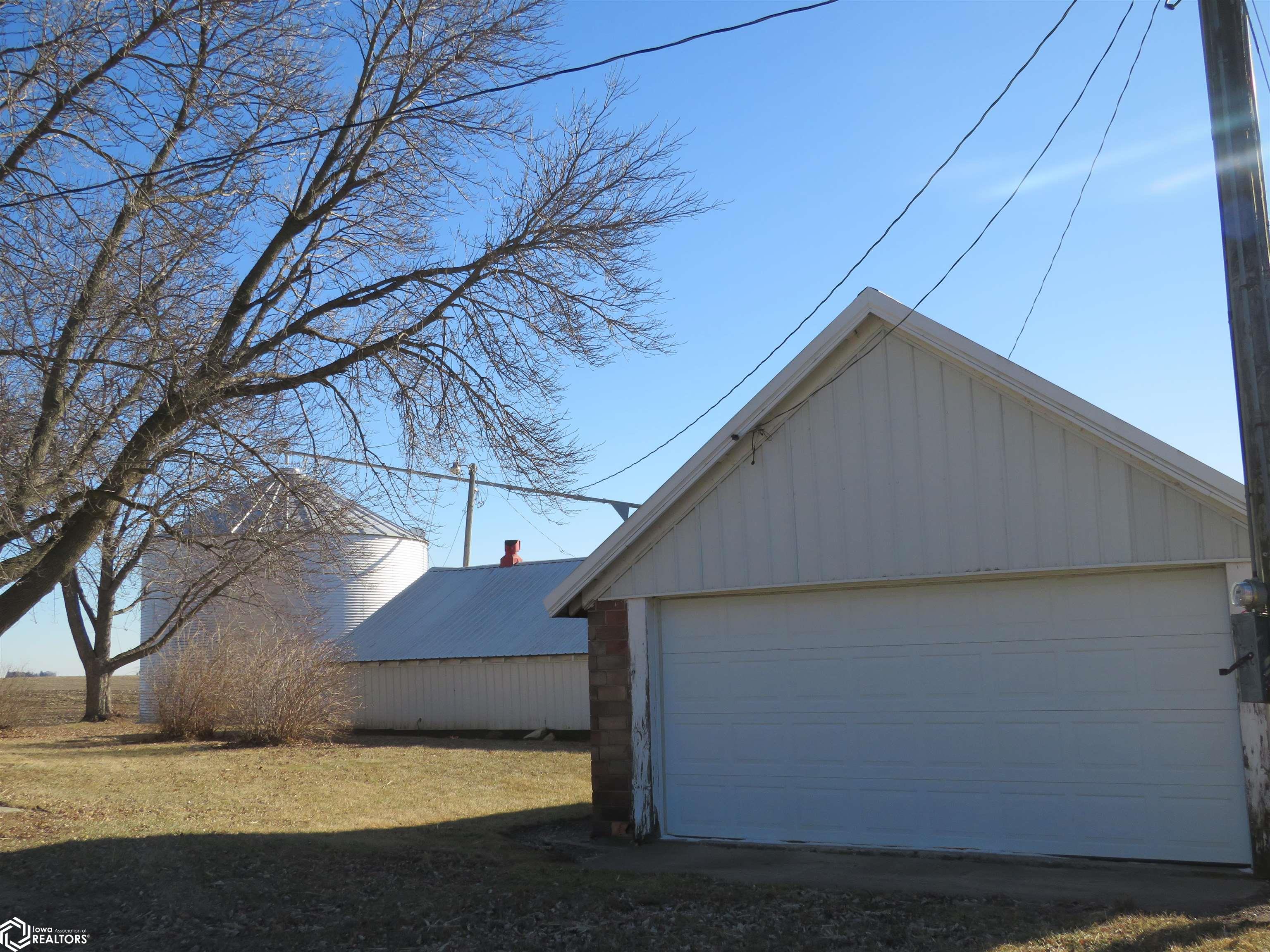 1679 95th Street, Hampton, Iowa image 8