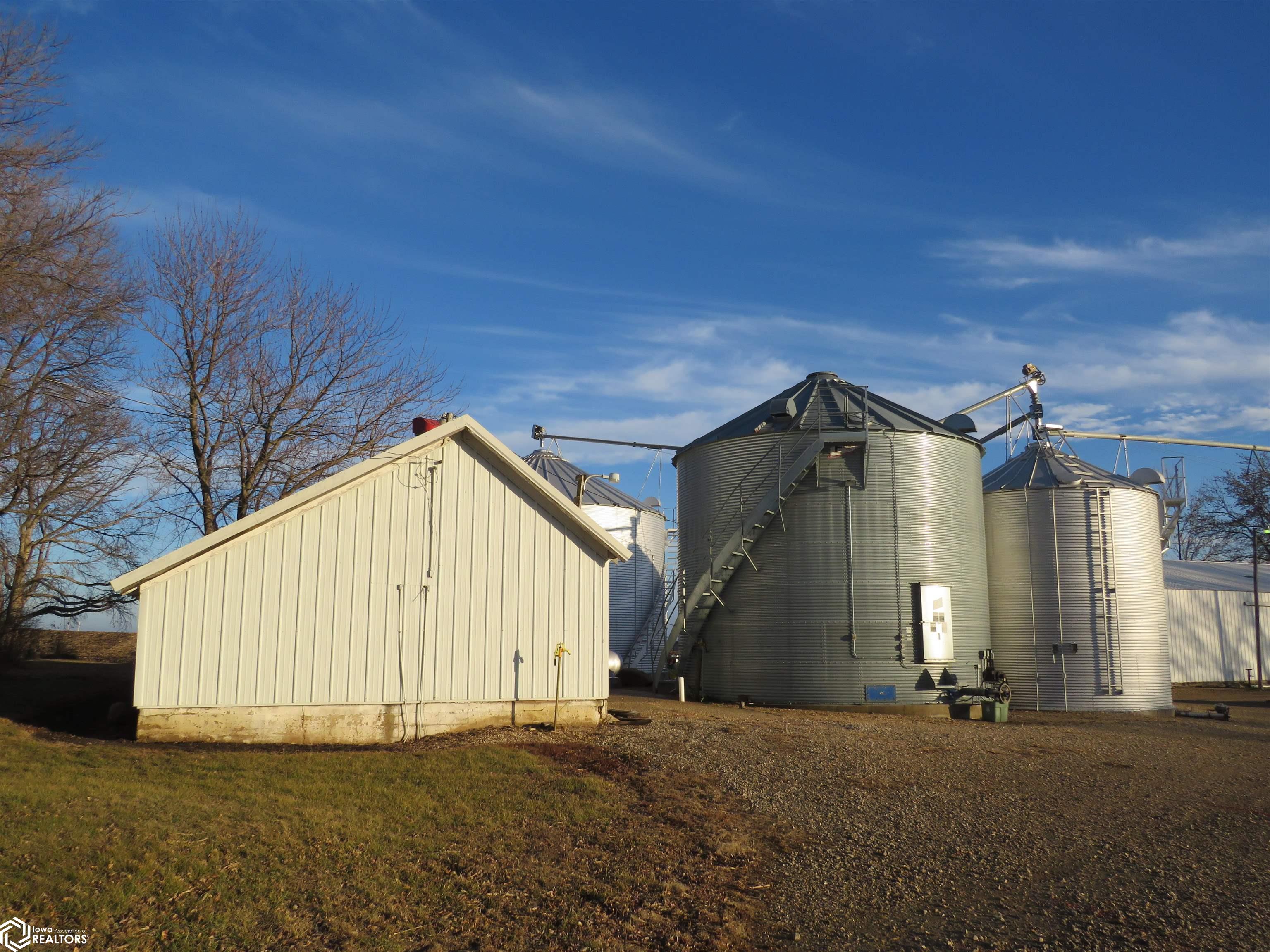 1679 95th Street, Hampton, Iowa image 10