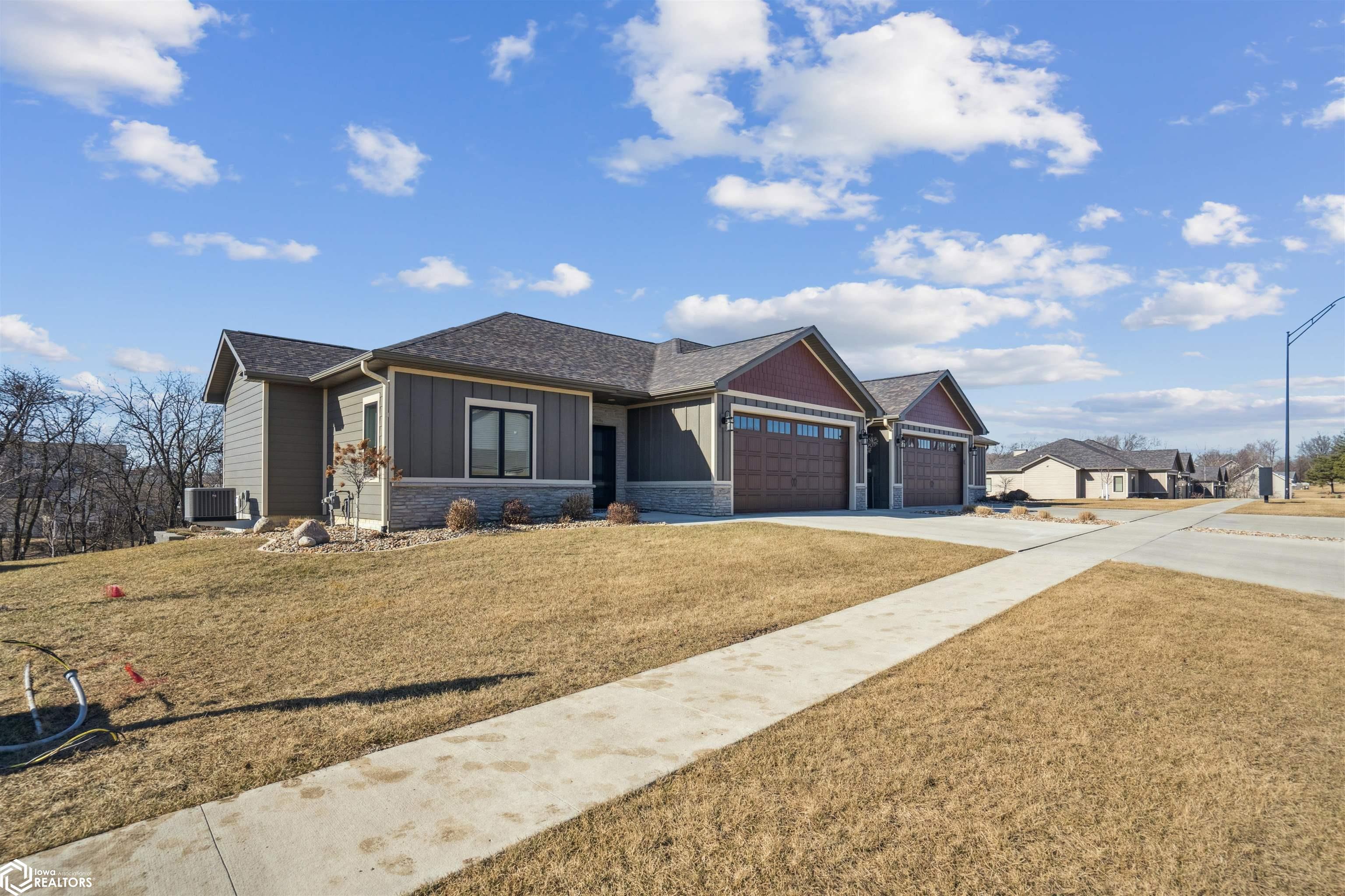1907 Greenbelt Drive, Oskaloosa, Iowa image 2