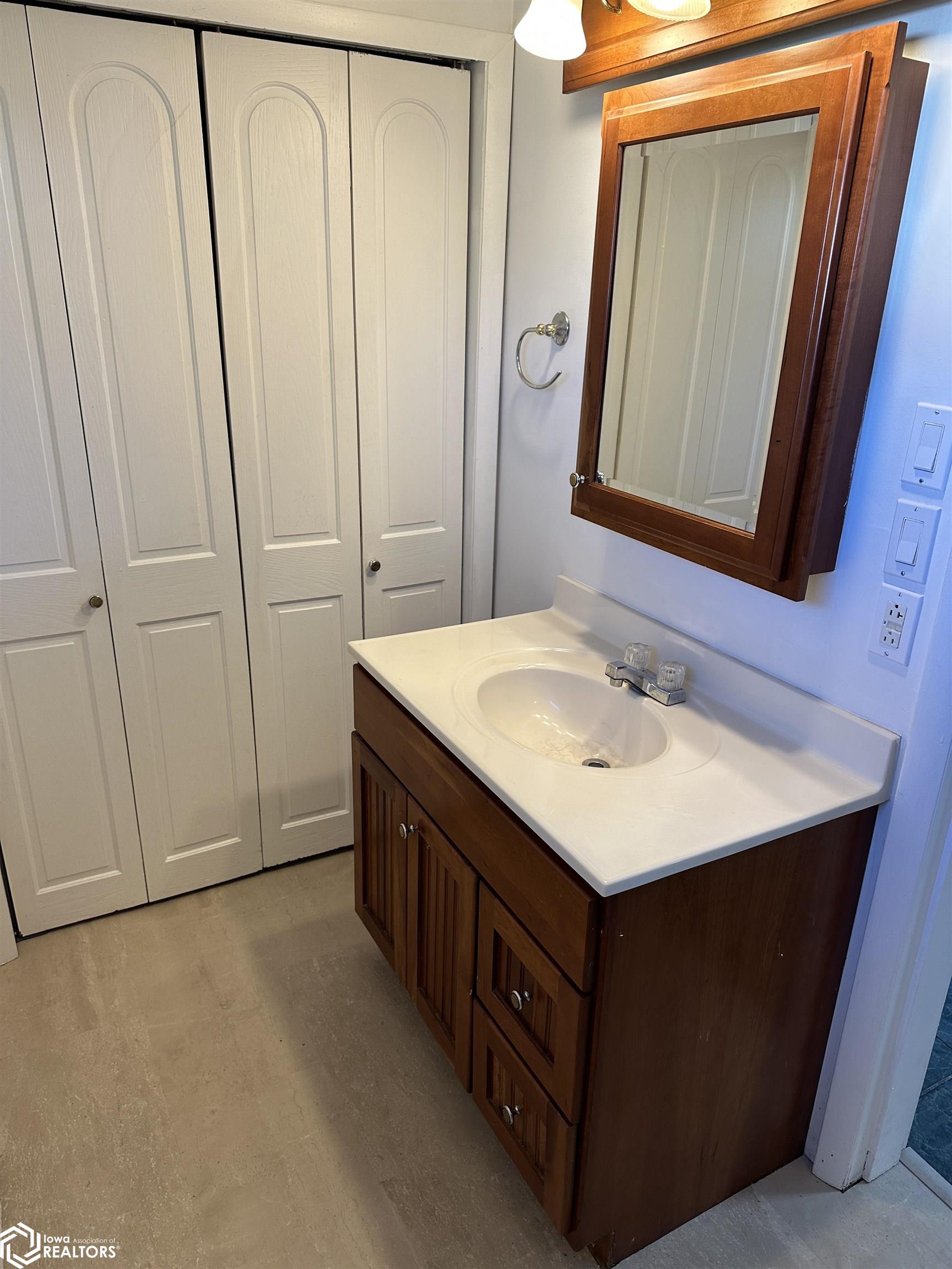 1712 Johnson Street, Keokuk, Iowa image 23