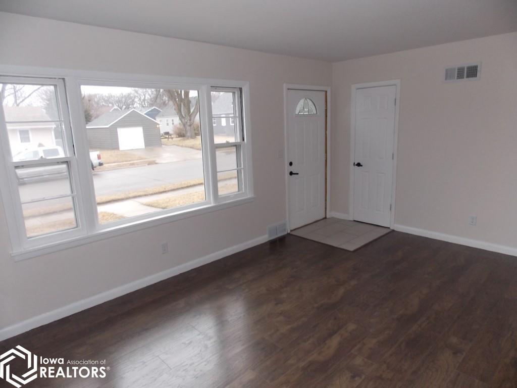 1311 N Hampshire Avenue, Mason City, Iowa image 3