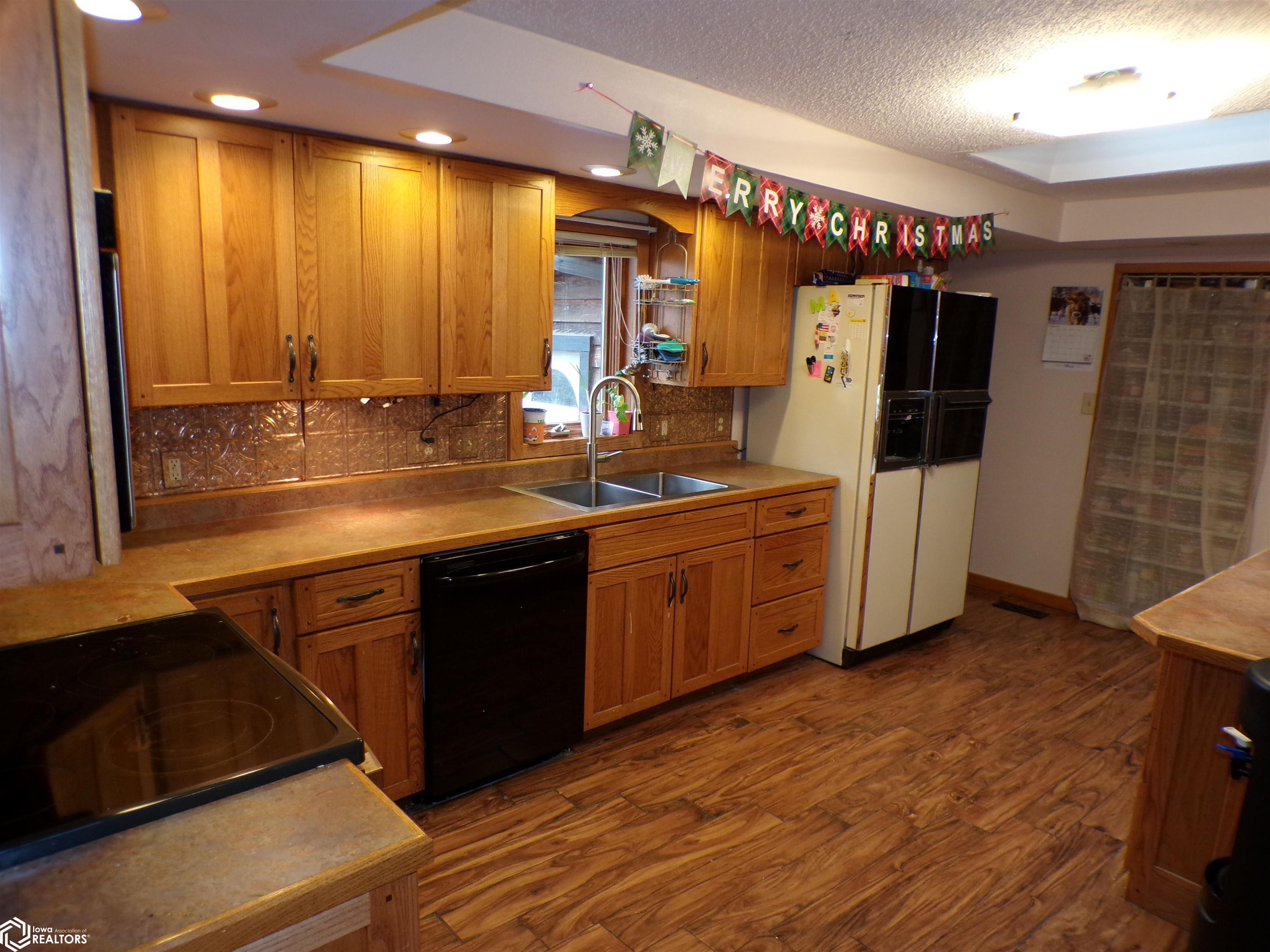 107 4th Street, State Center, Iowa image 9