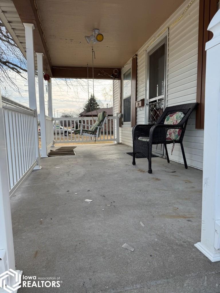 96 5th Street, West Point, Iowa image 3