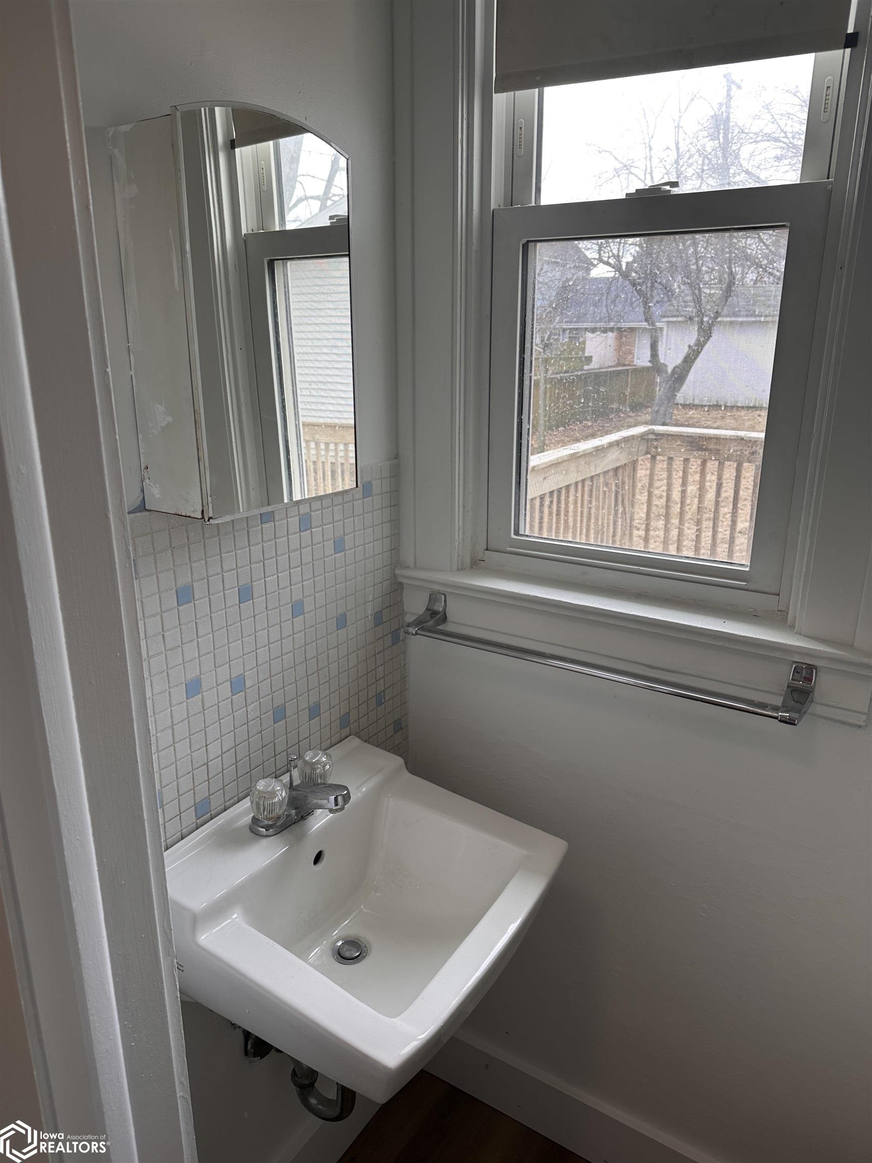 211 S Garfield Avenue, Burlington, Iowa image 11