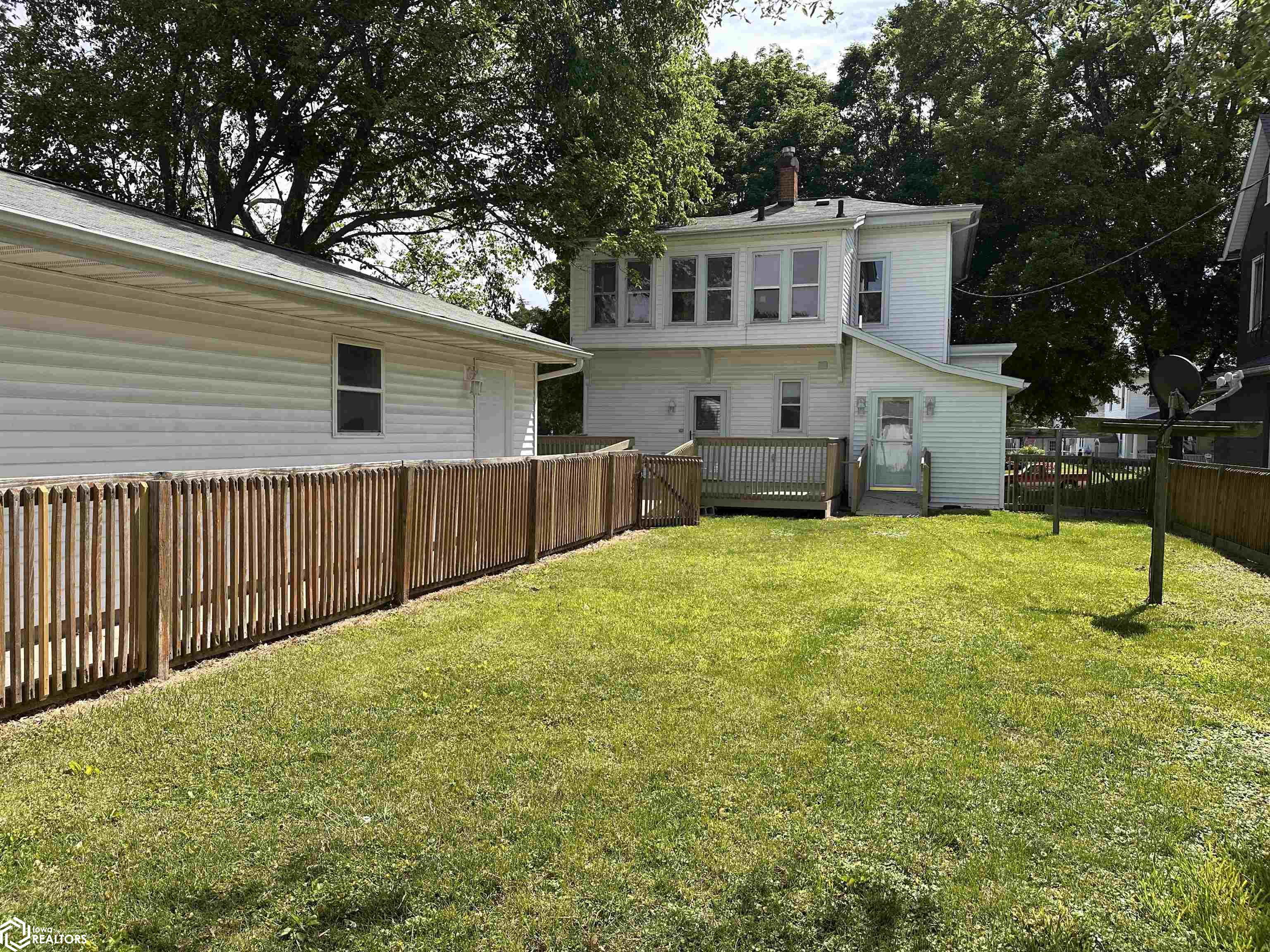 211 S Garfield Avenue, Burlington, Iowa image 28