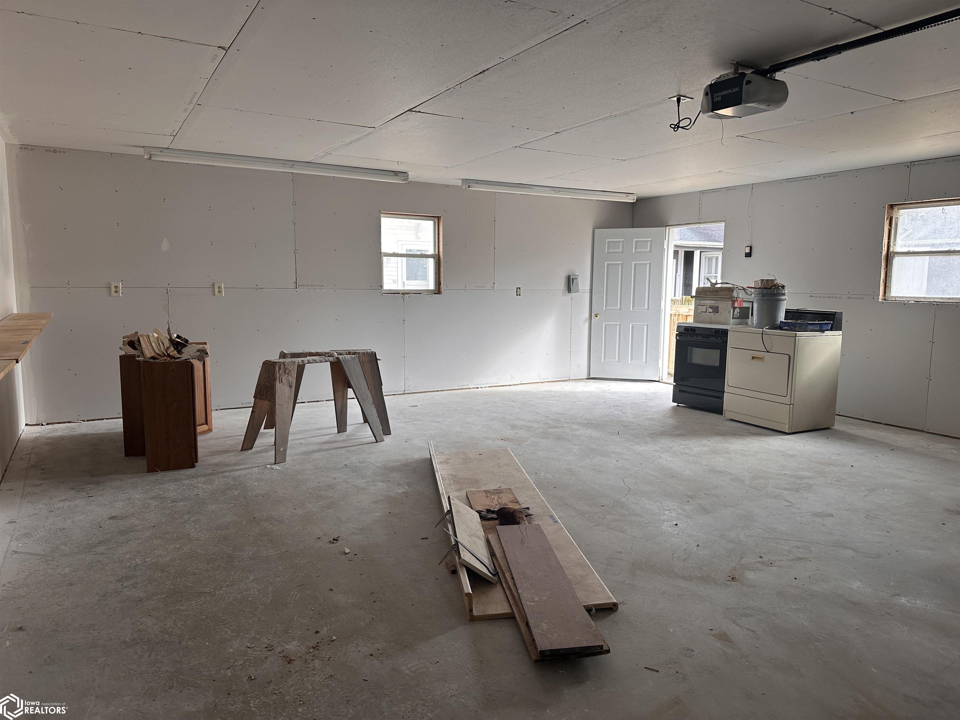 211 S Garfield Avenue, Burlington, Iowa image 36