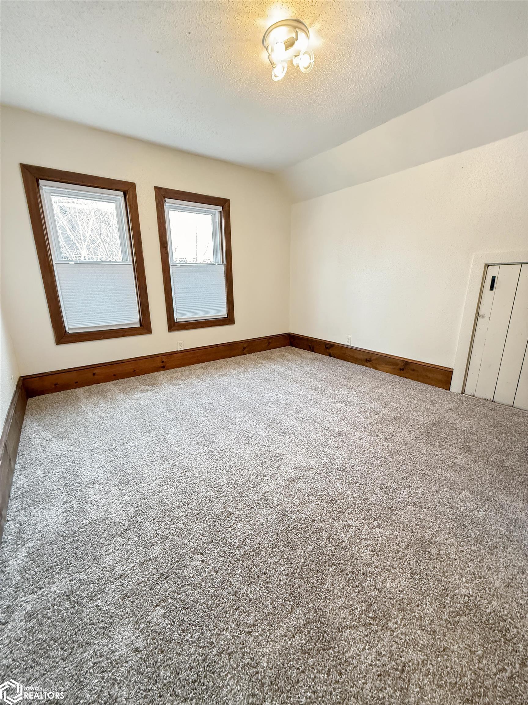 114 4th Street, Hampton, Iowa image 23