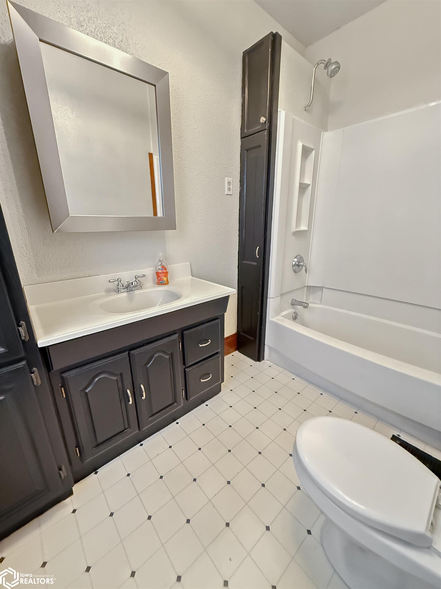 114 4th Street, Hampton, Iowa image 9