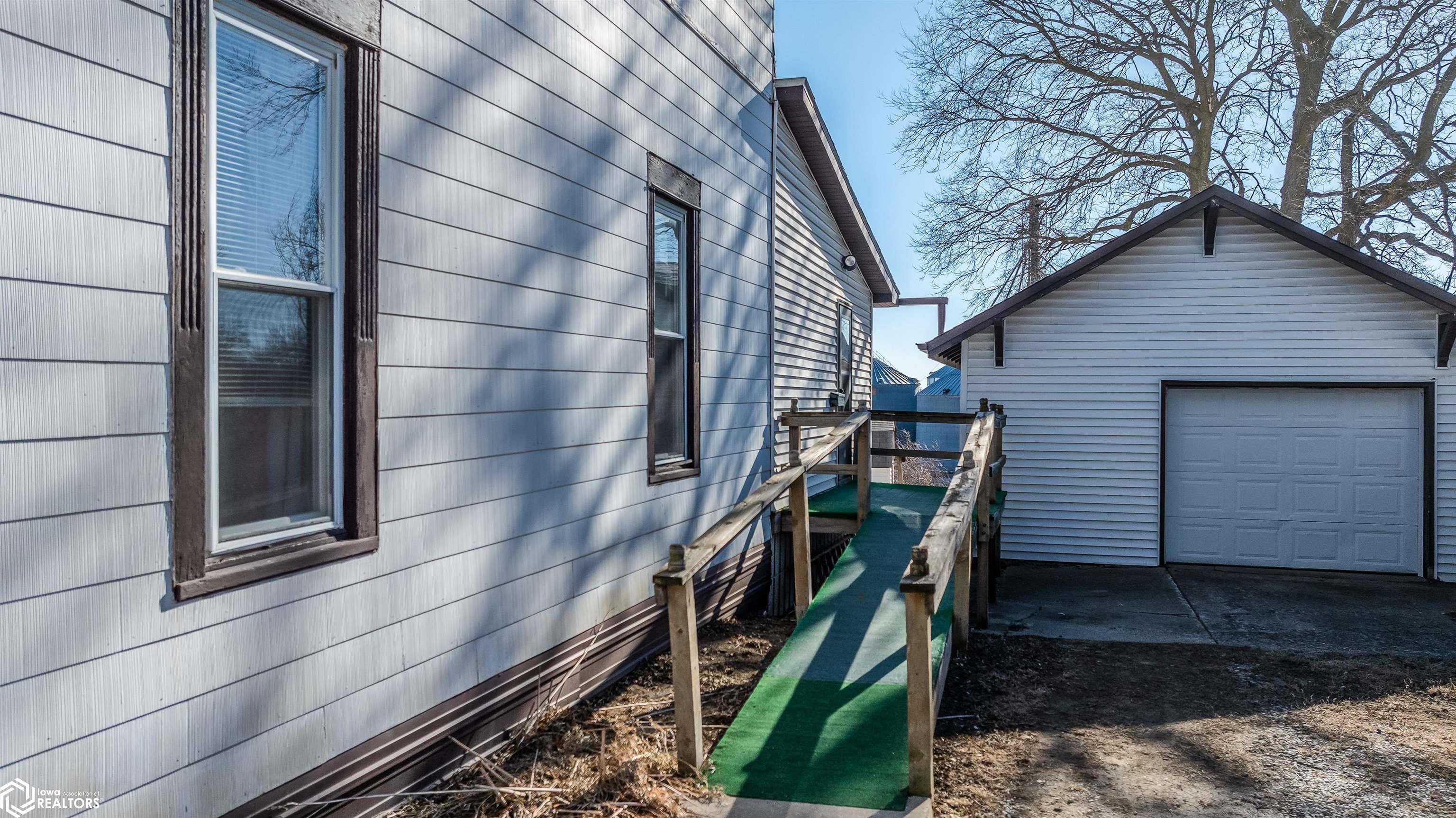 105 Court Street, Harlan, Iowa image 47