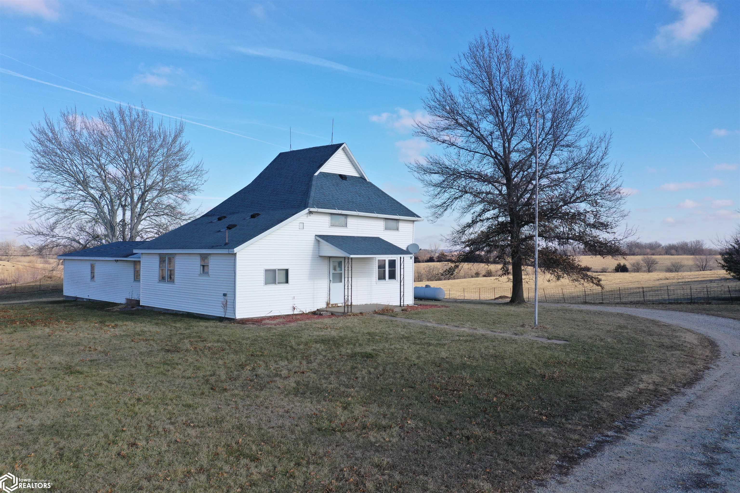 17003 245th Street, Sigourney, Iowa image 1