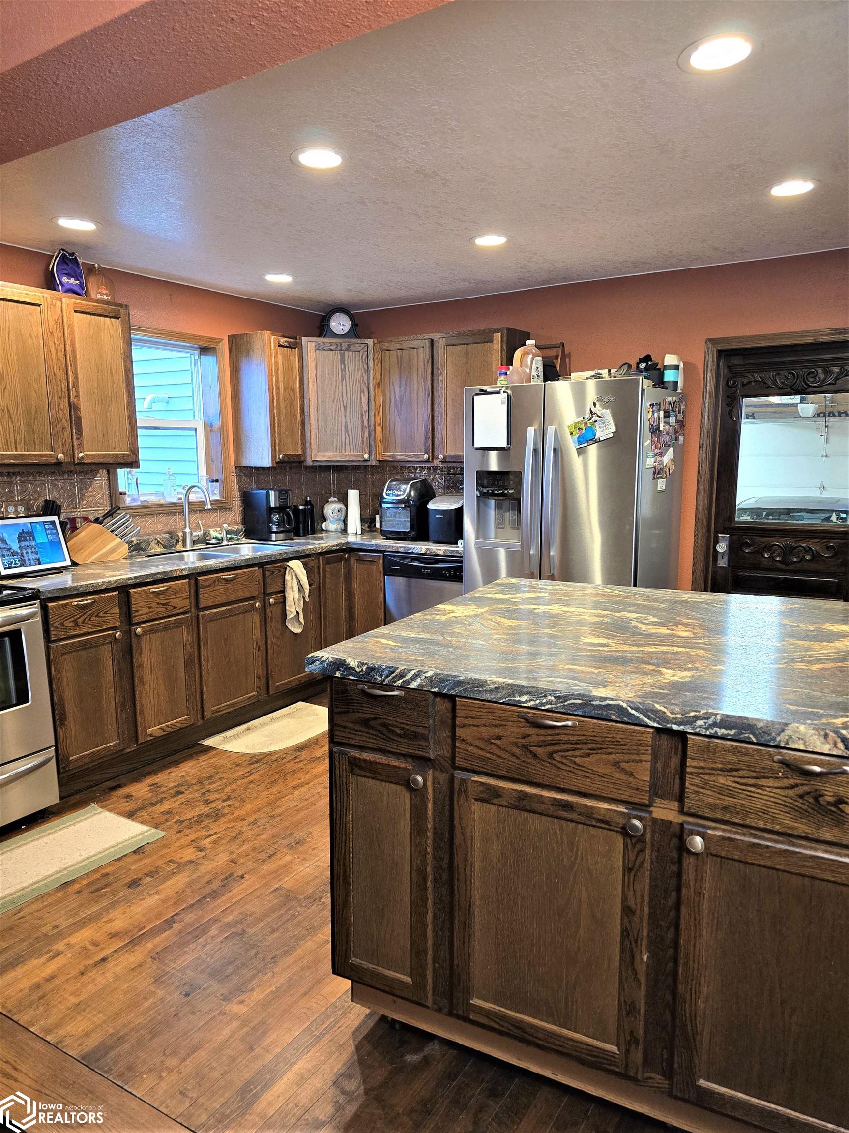 1704 30th Avenue, West Bend, Iowa image 3