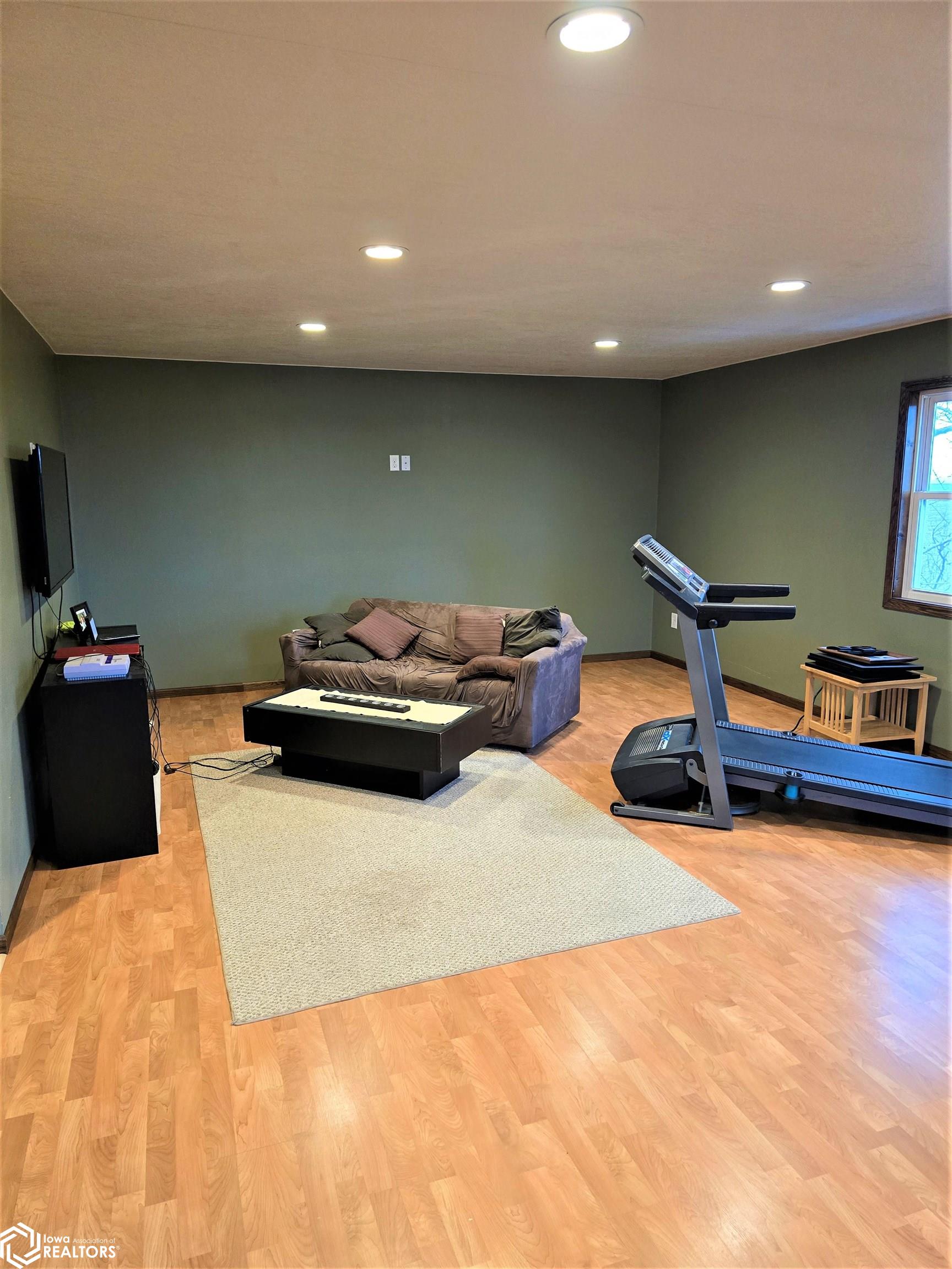 1704 30th Avenue, West Bend, Iowa image 24