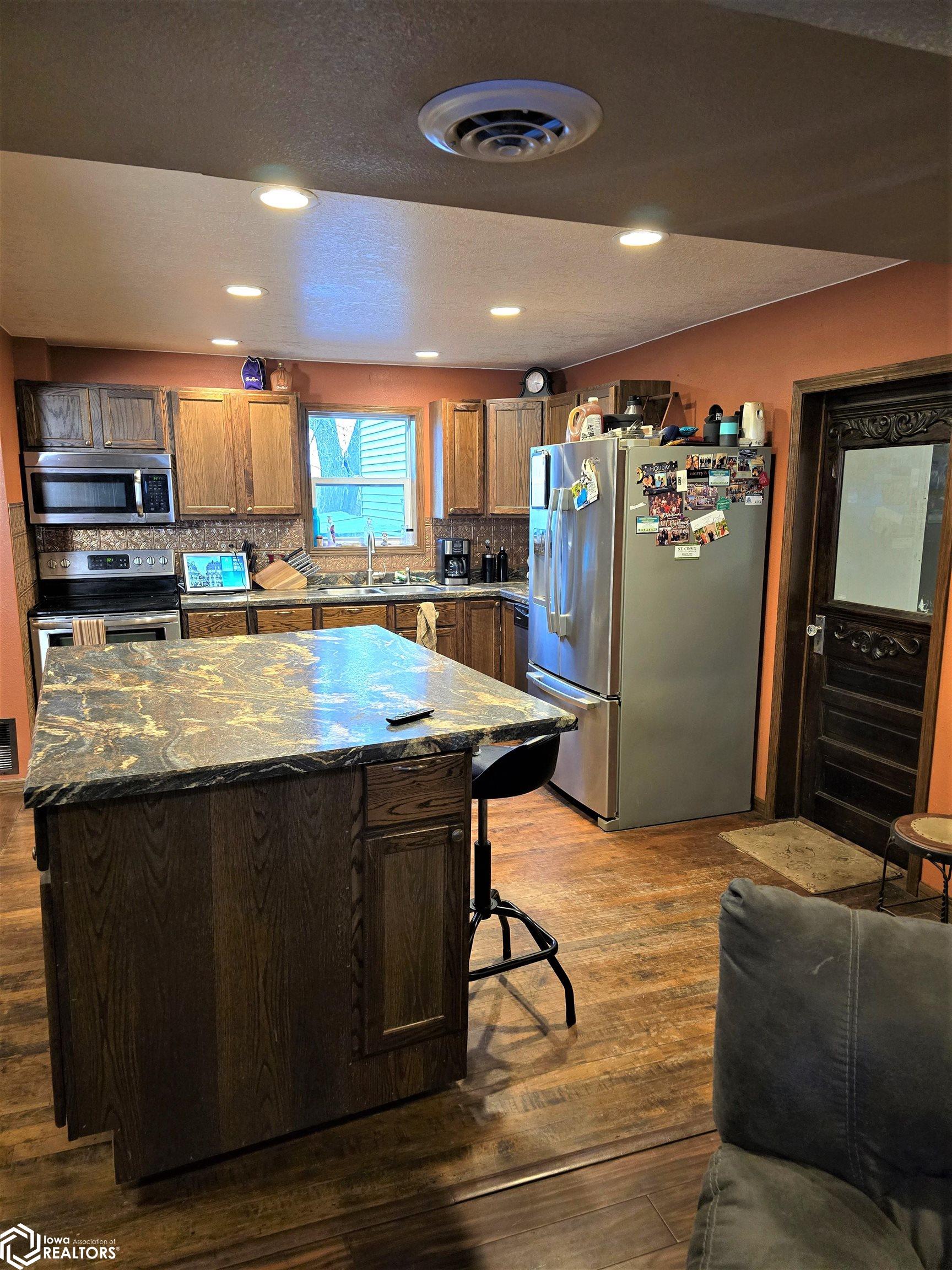 1704 30th Avenue, West Bend, Iowa image 4