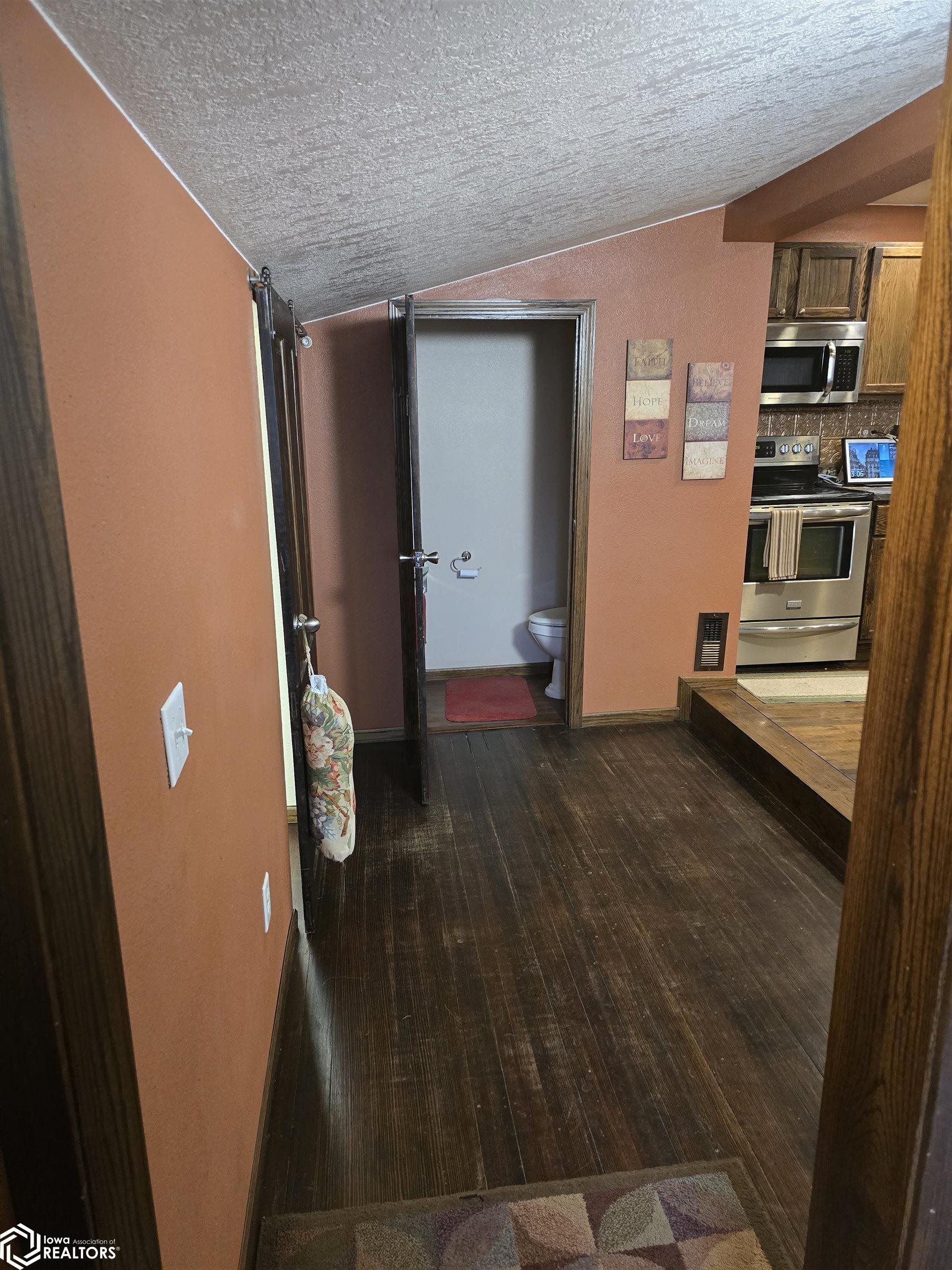 1704 30th Avenue, West Bend, Iowa image 6