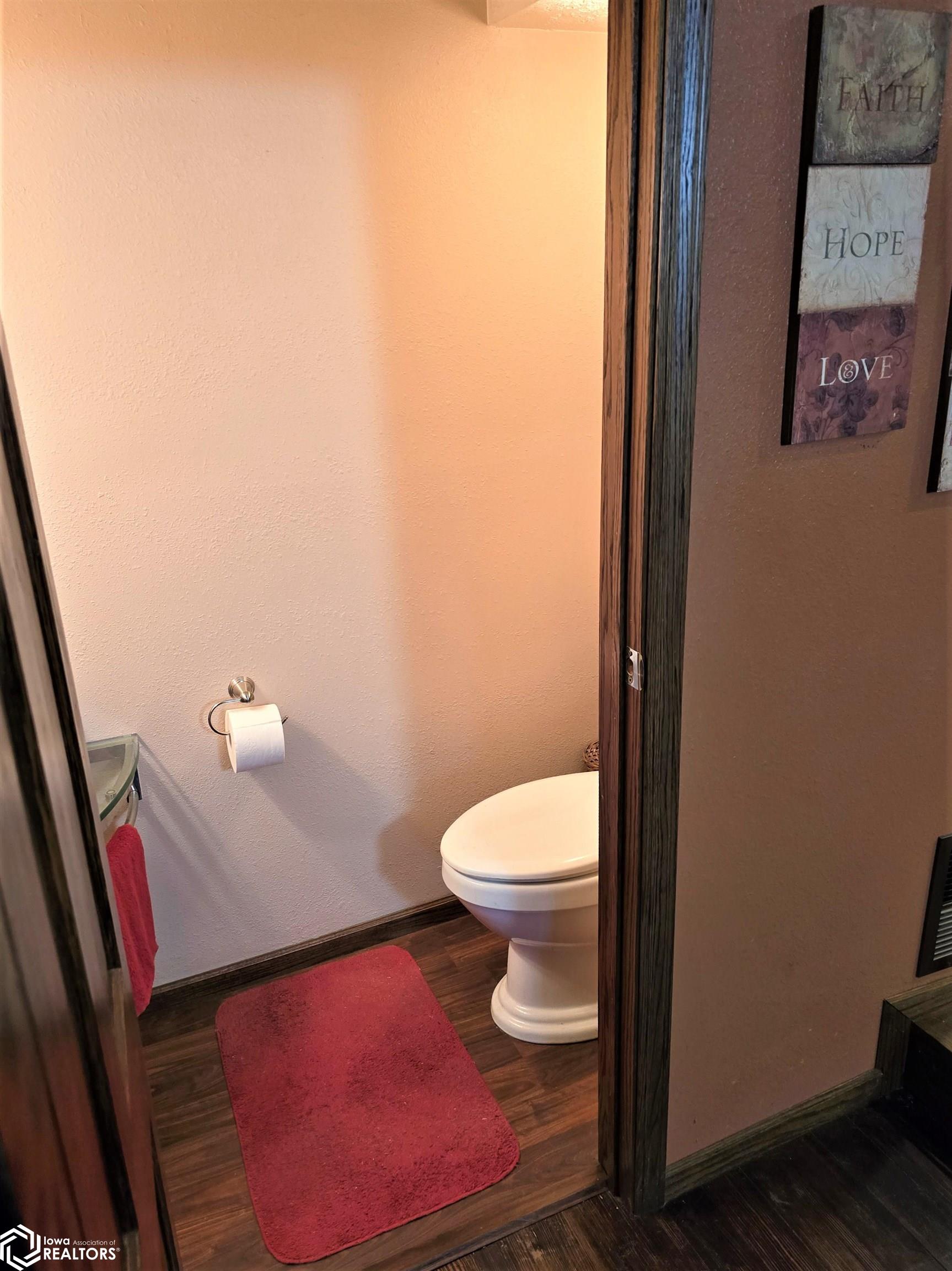1704 30th Avenue, West Bend, Iowa image 8