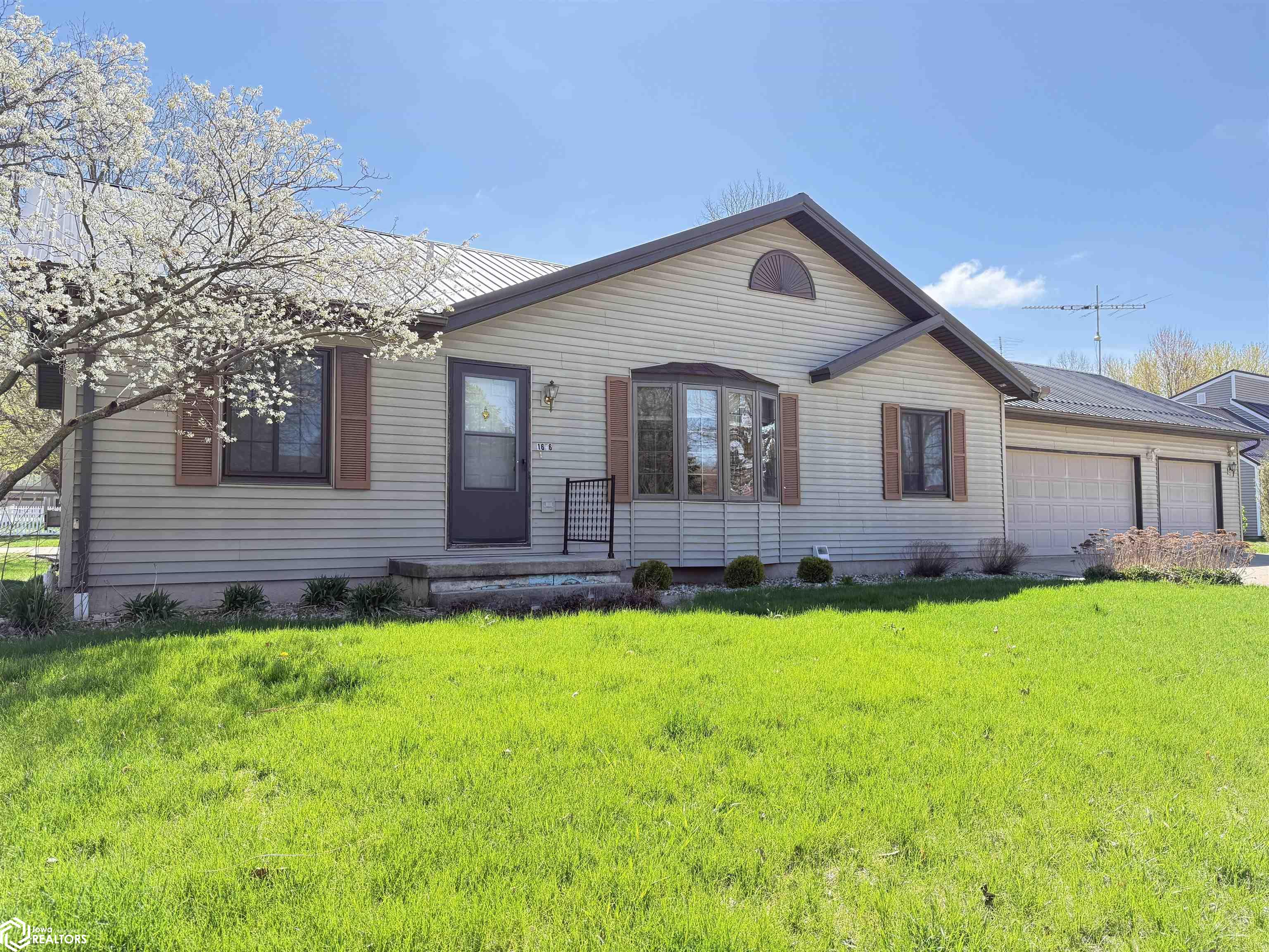 1656 Dorell Drive, Hampton, Iowa image 1