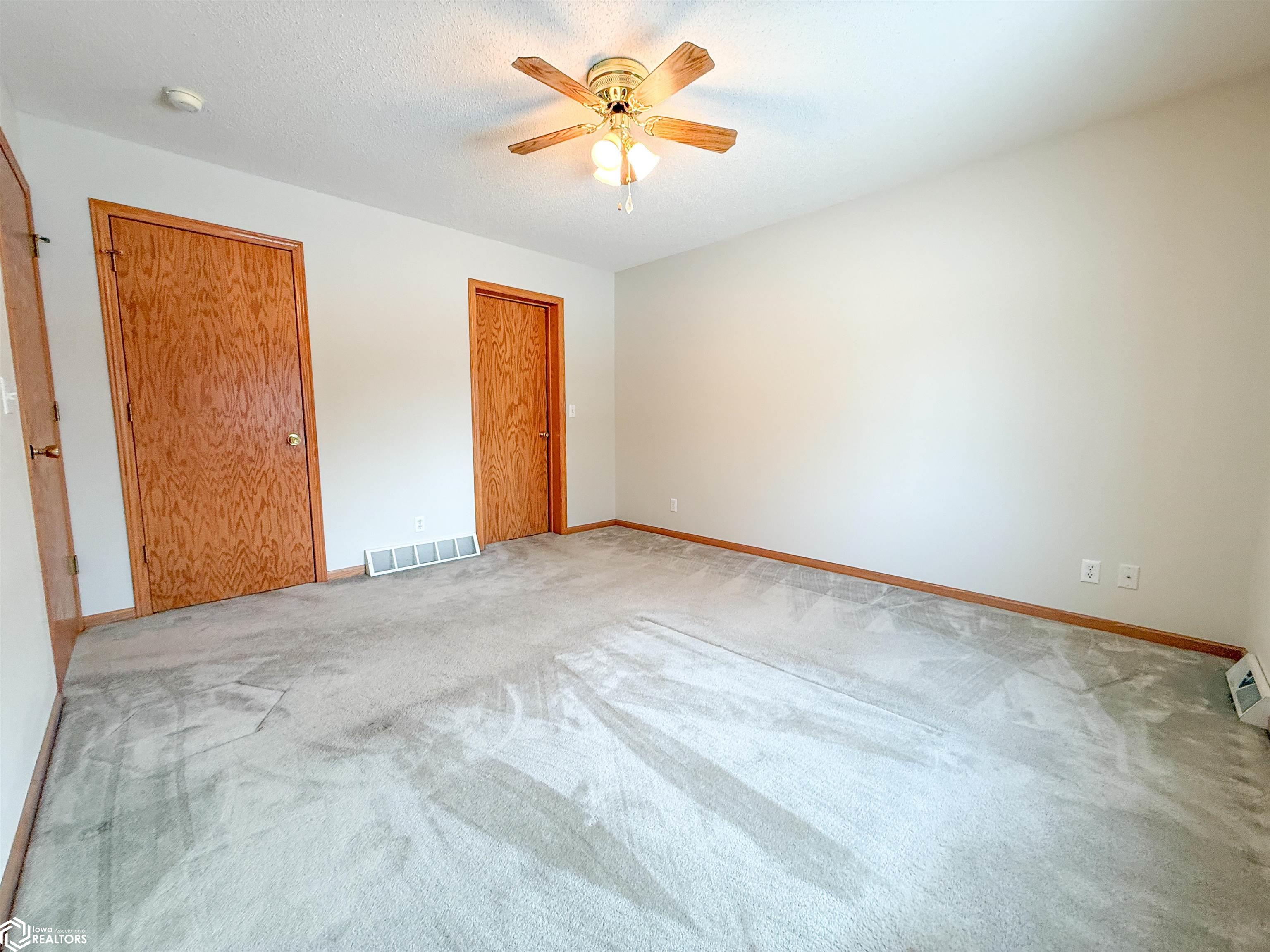 1656 Dorell Drive, Hampton, Iowa image 13