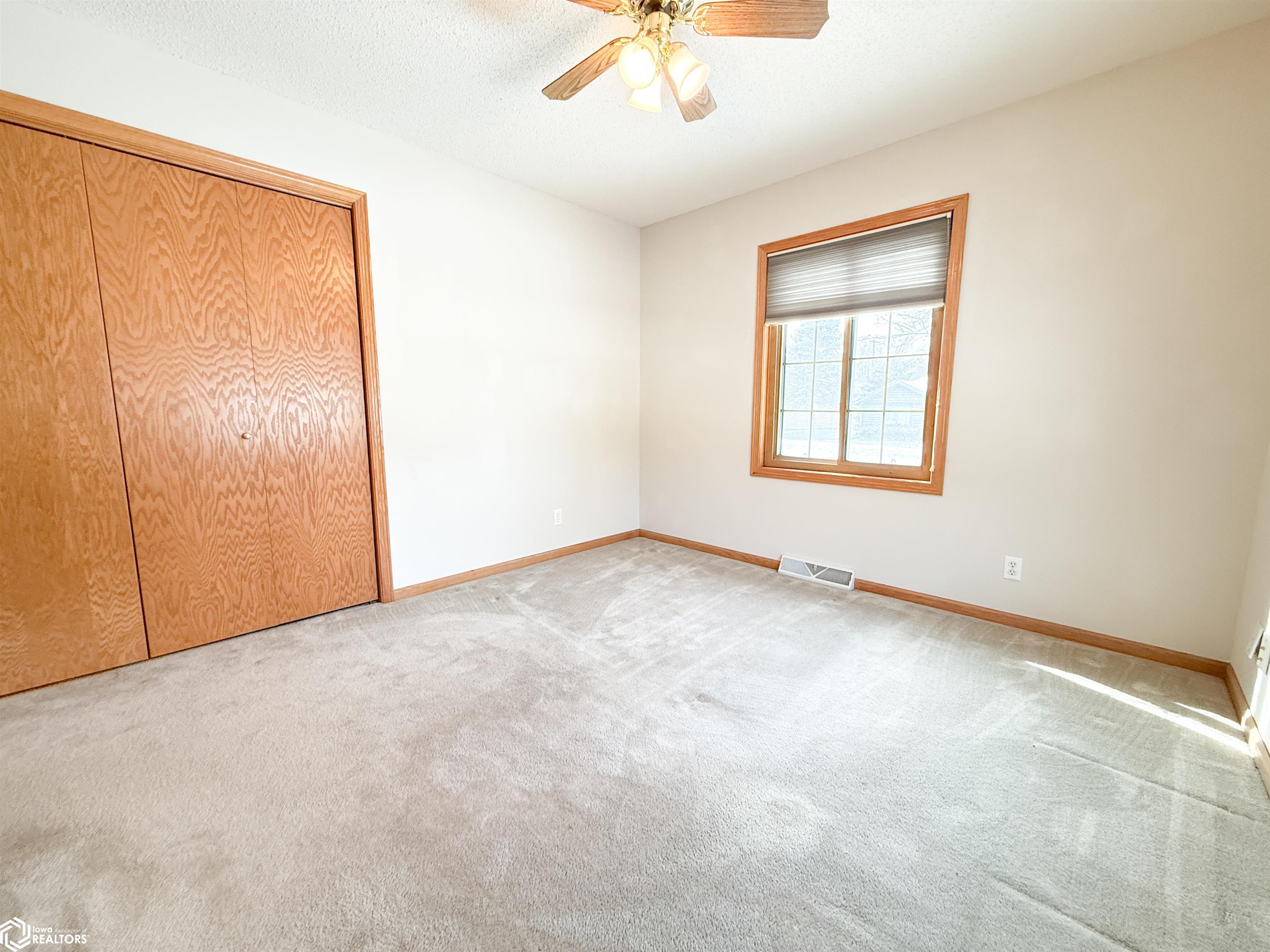 1656 Dorell Drive, Hampton, Iowa image 20